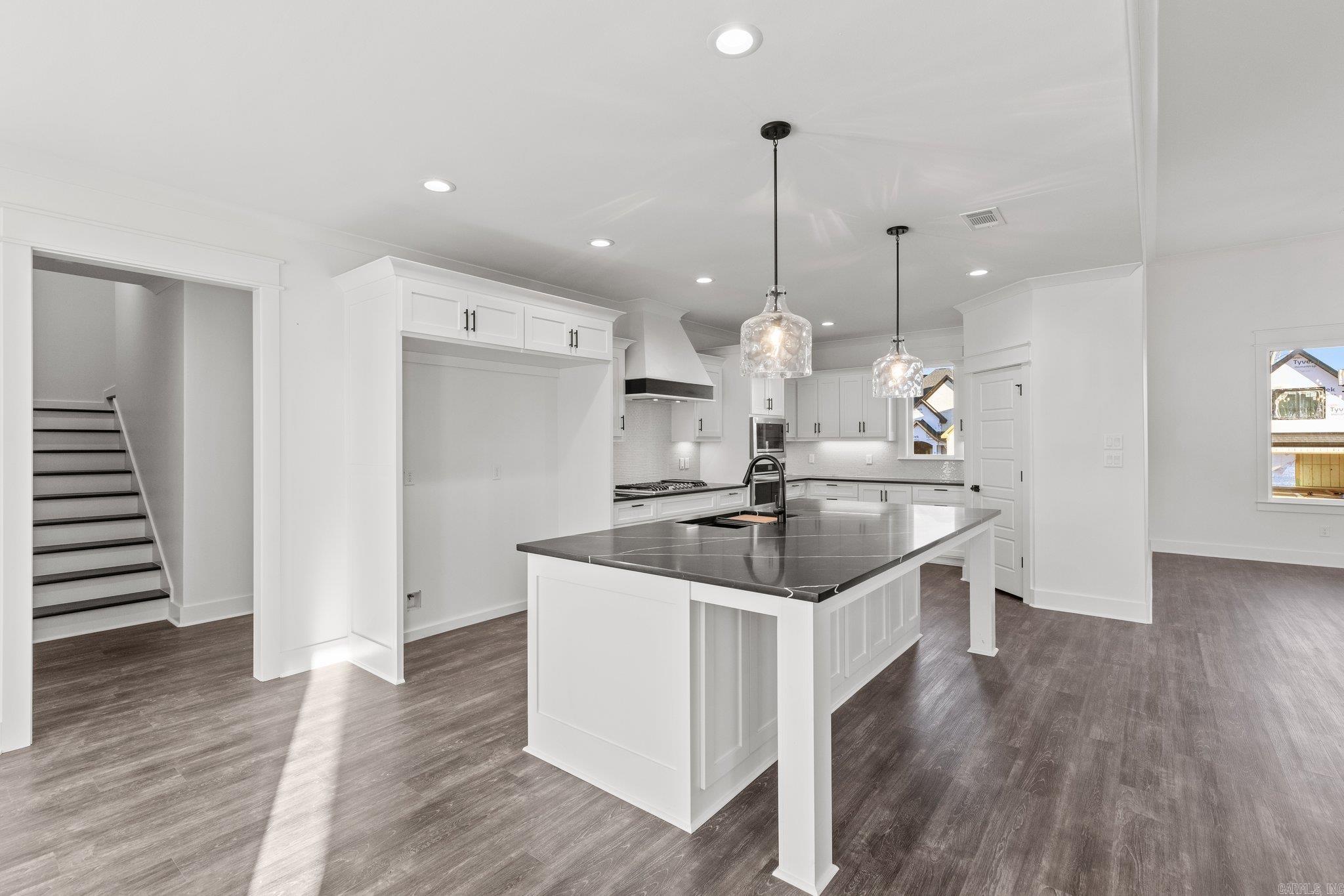 THE POINTE HURRICANE ESTATES - Residential