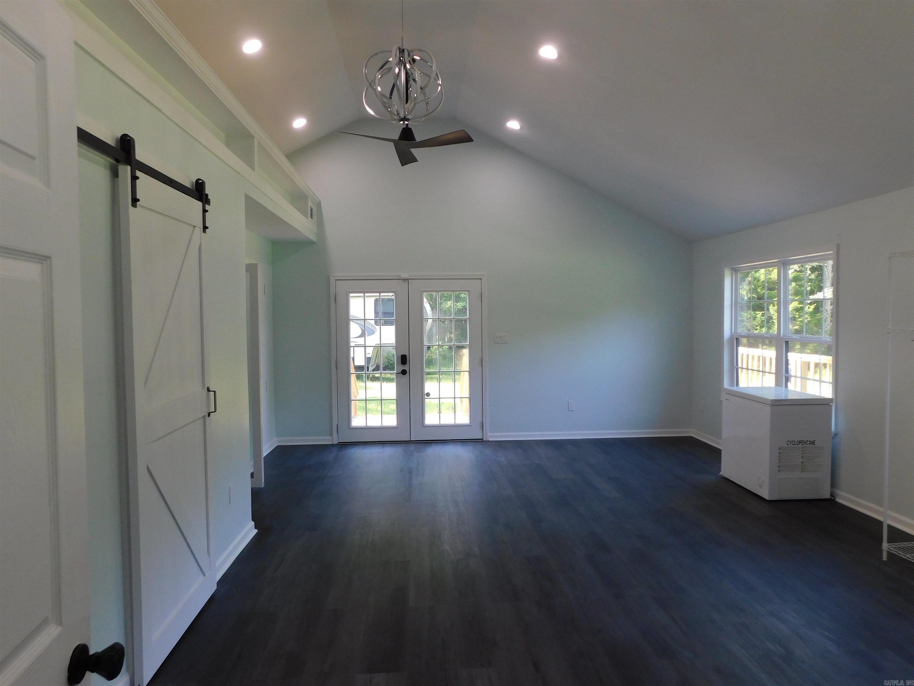 Ellen Acres - Residential