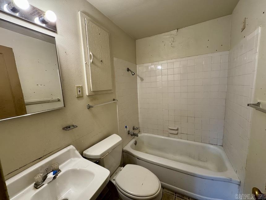 PINE FOREST - Residential