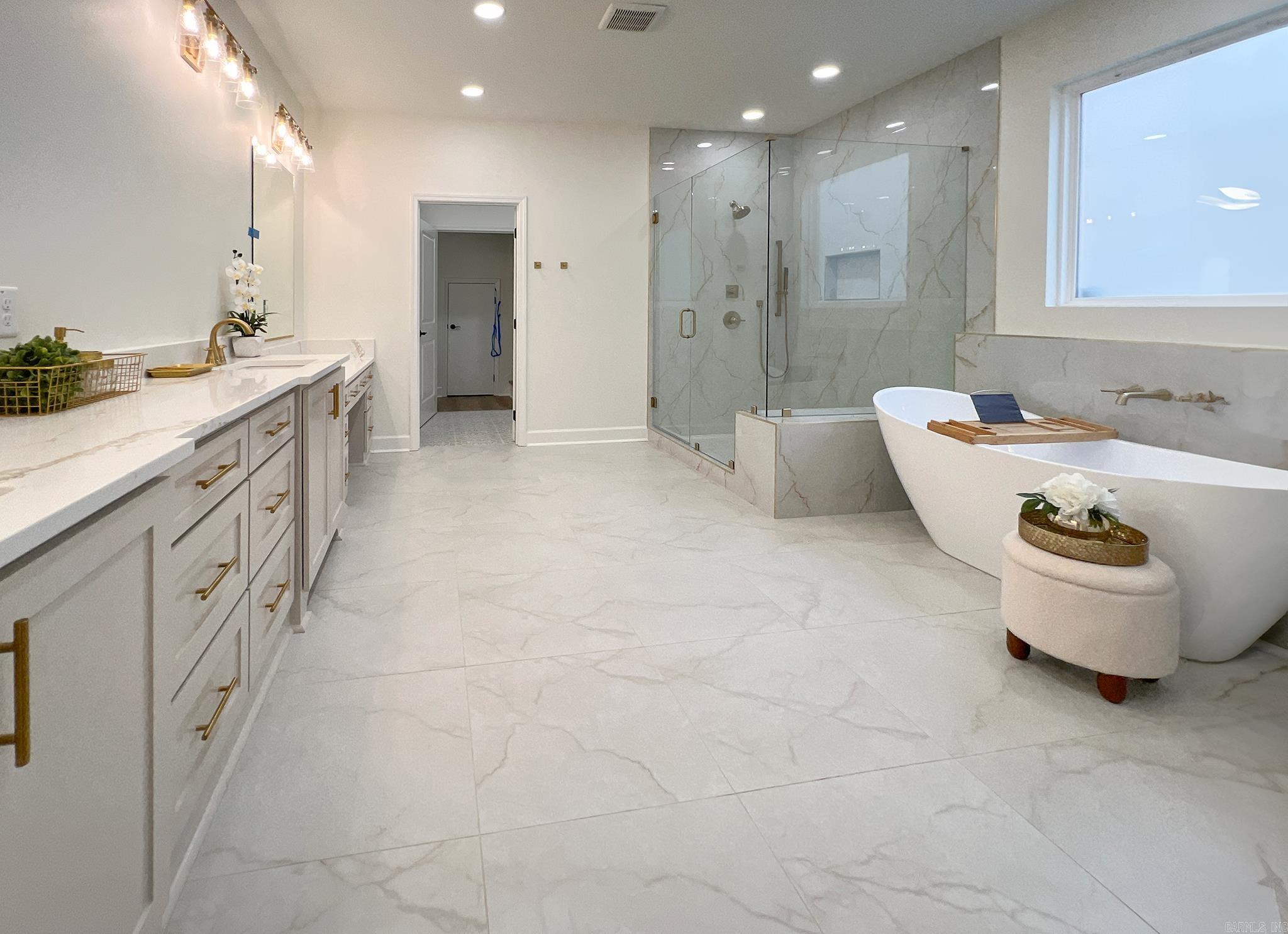 CHENAL VALLEY EPERNAY PLACE - Residential