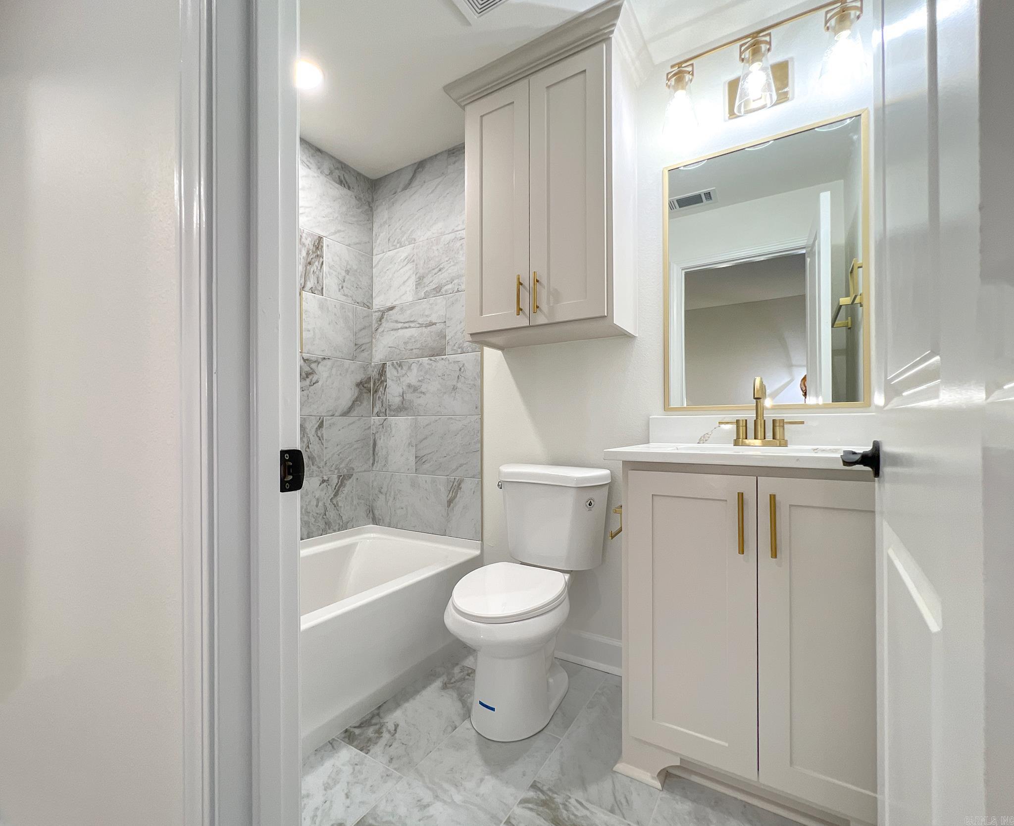CHENAL VALLEY EPERNAY PLACE - Residential