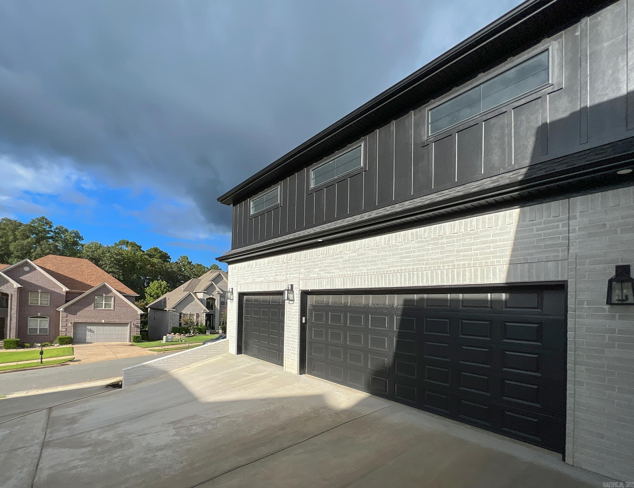 CHENAL VALLEY EPERNAY PLACE - Residential