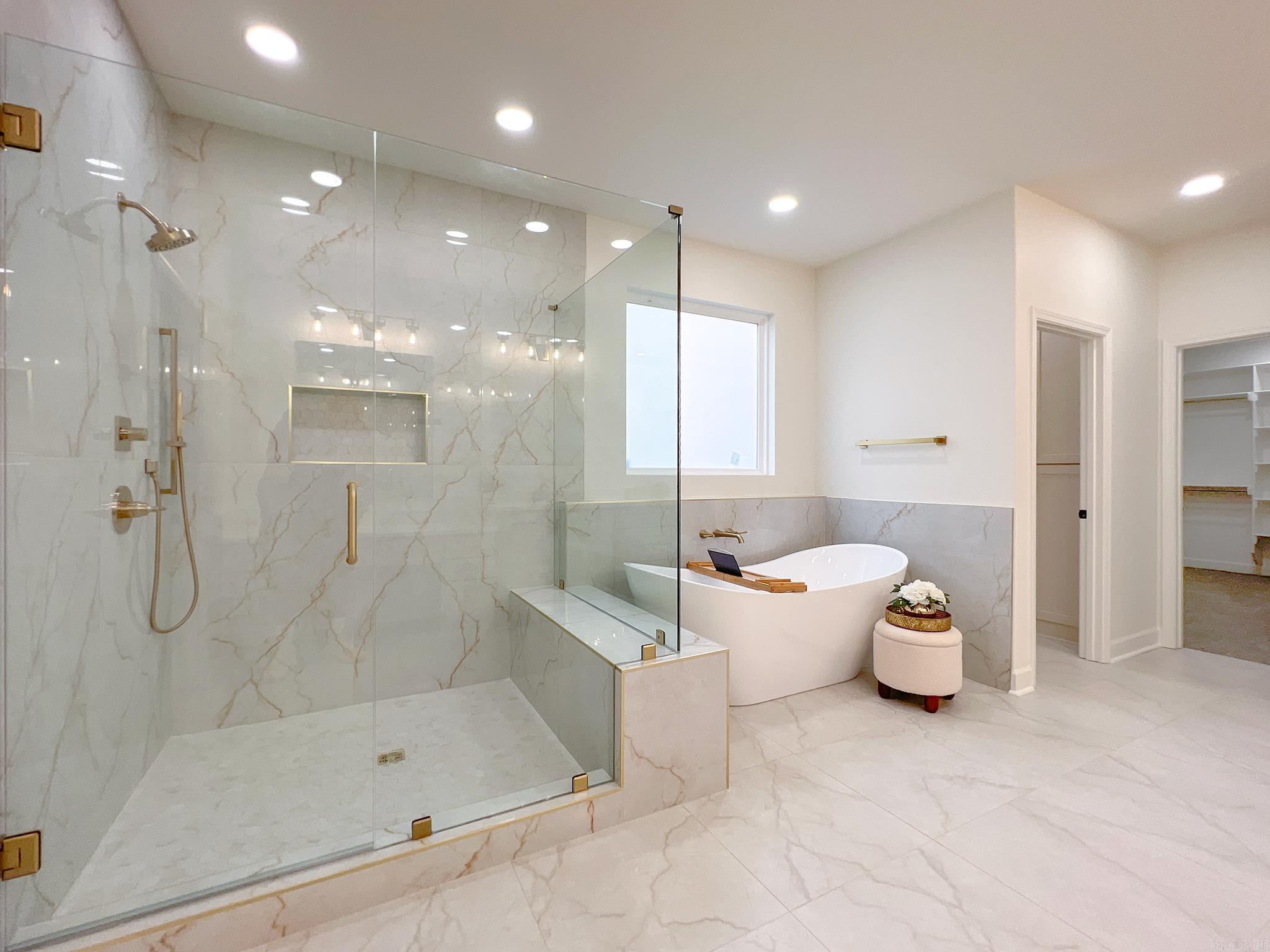 CHENAL VALLEY EPERNAY PLACE - Residential