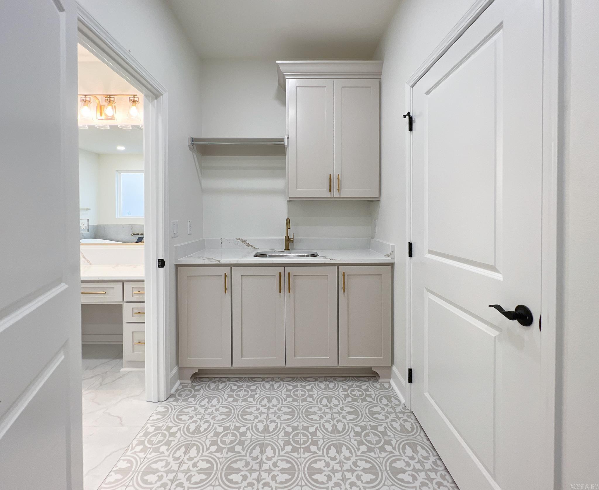 CHENAL VALLEY EPERNAY PLACE - Residential