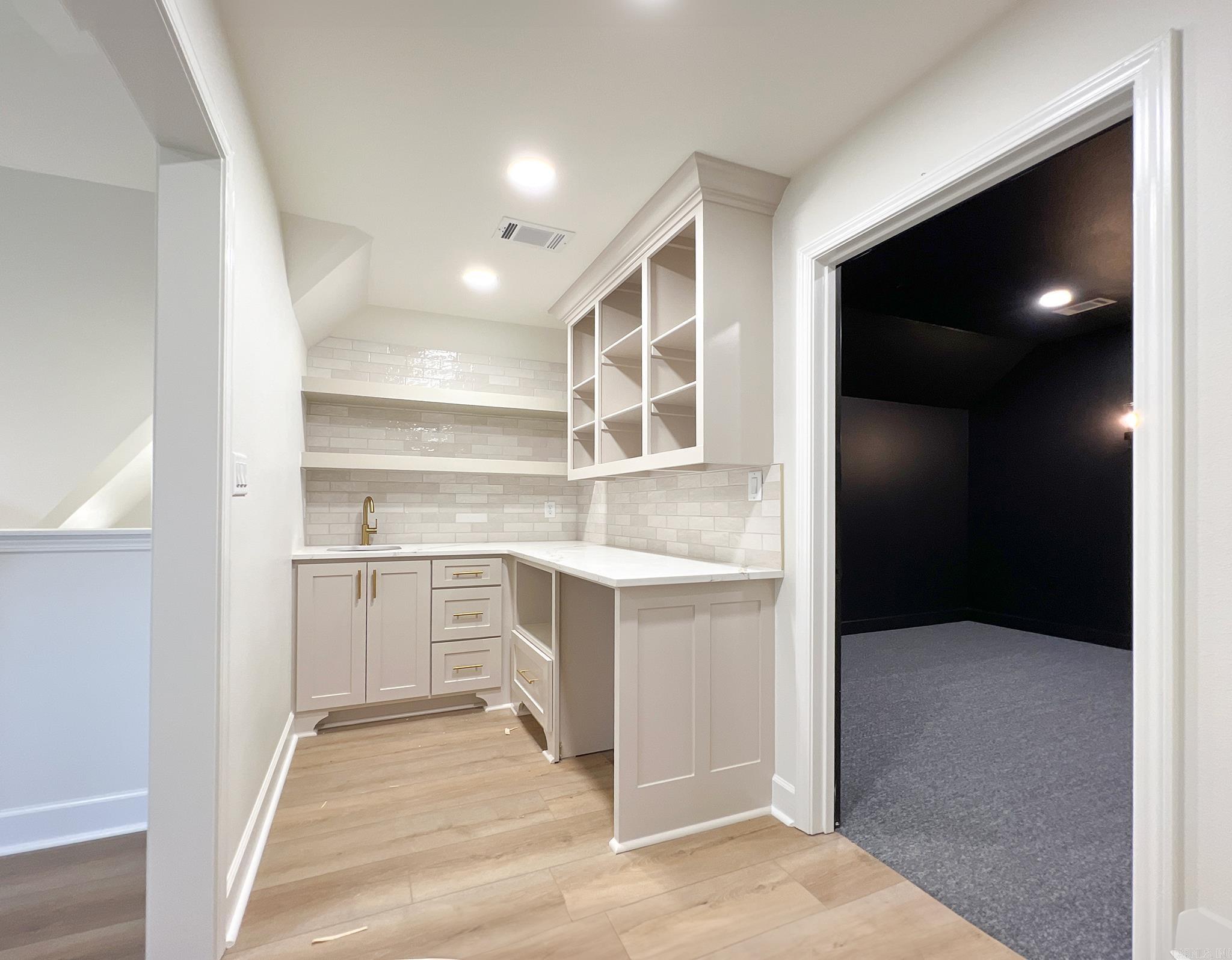 CHENAL VALLEY EPERNAY PLACE - Residential