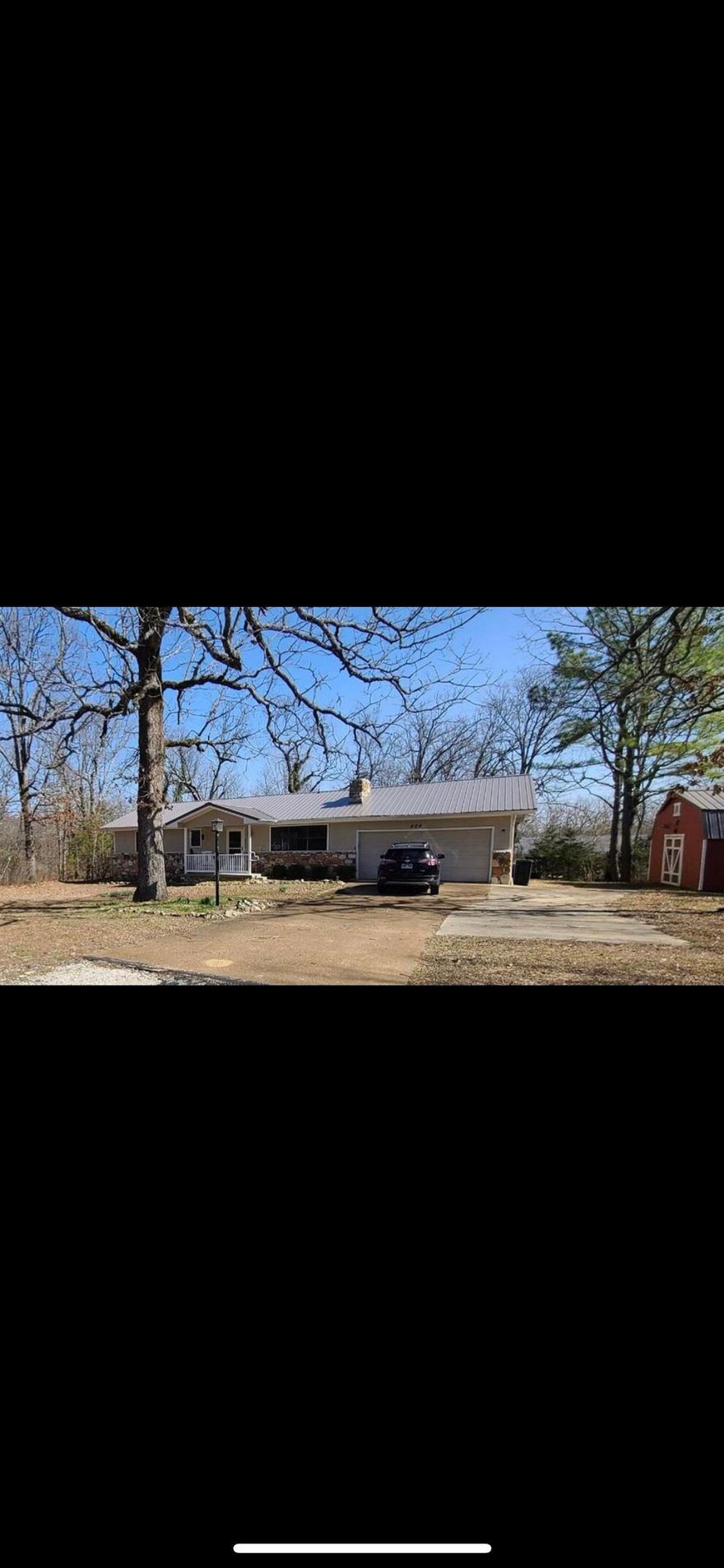 NESTLED IN BEAUTIFUL HORSESHOE BEND WITH GOLF COURSES, SHOPPING CENTER, CROWN LAKE AND SMALLER FISHING LAKES IS THIS AMAZING 2 BEDROOM, 2 BATH RANCH STYLE HOME WITH NEW VINYL FLOORING, NEW PAINT THROUGHOUT, ARKANSAS ROOM, LARGE UTILITY ROOM, DOUBLE PANE WINDOWS WITH BAMBOO SHADES, FIREPLACE WOOD INSERT, STATE OF THE ART APPLIANCES, HEAT PUMP, METAL ROOF, DECK; SITS ON 2 LOTS (3RD LOT AVAILABLE); BUILT IN 1978 WITH TOTAL OF 1,744 SQUARE FEET, 2 CAR GARAGE, AND A DETACHED WORKSHOP. ALL OF THIS PLUS MORE WITH AN ABUNDANCE OF SOUTHERN HOSPITALITY IN THE FOOTHILLS OF THE OZARKS.