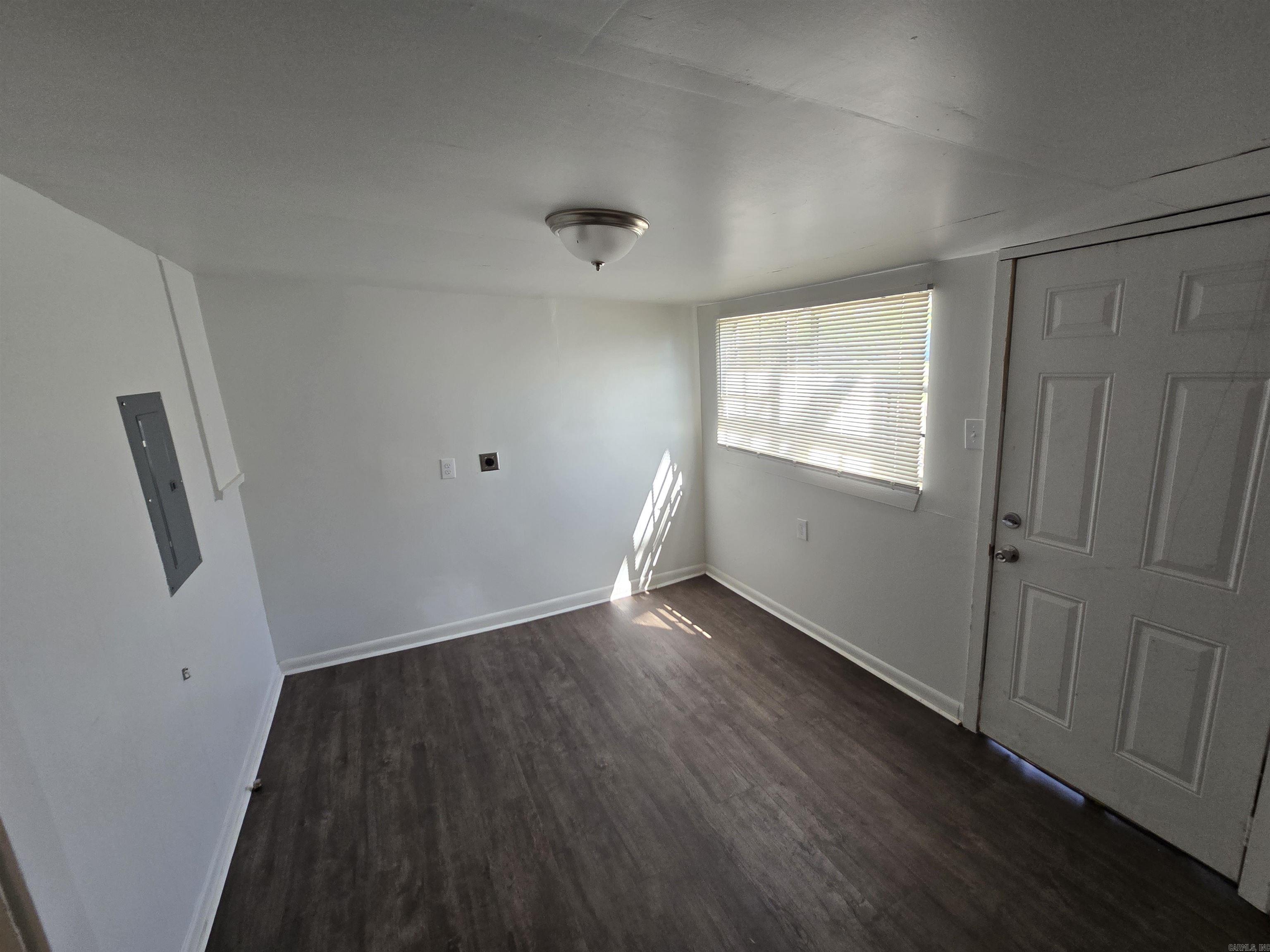 MOVE IN SPECIAL! HALF OFF FIRST MONTHāS RENT! Great 2BD/2BA in North Little Rock that is waiting for you to call home. Vinyl flooring throughout most of the home. Cozy living room and an eat-in-kitchen. Third optional room. This property is managed by Hoffman Team so beware of scammers - we will never ask you to Cashapp us money. The lease for this property is for 18 months to 2 years with a 3% increase after the first year. Income must be 3x the amount of rent. Deposit, first monthās rent, and the $50 administration fee due before move in. This property does not accept section 8.