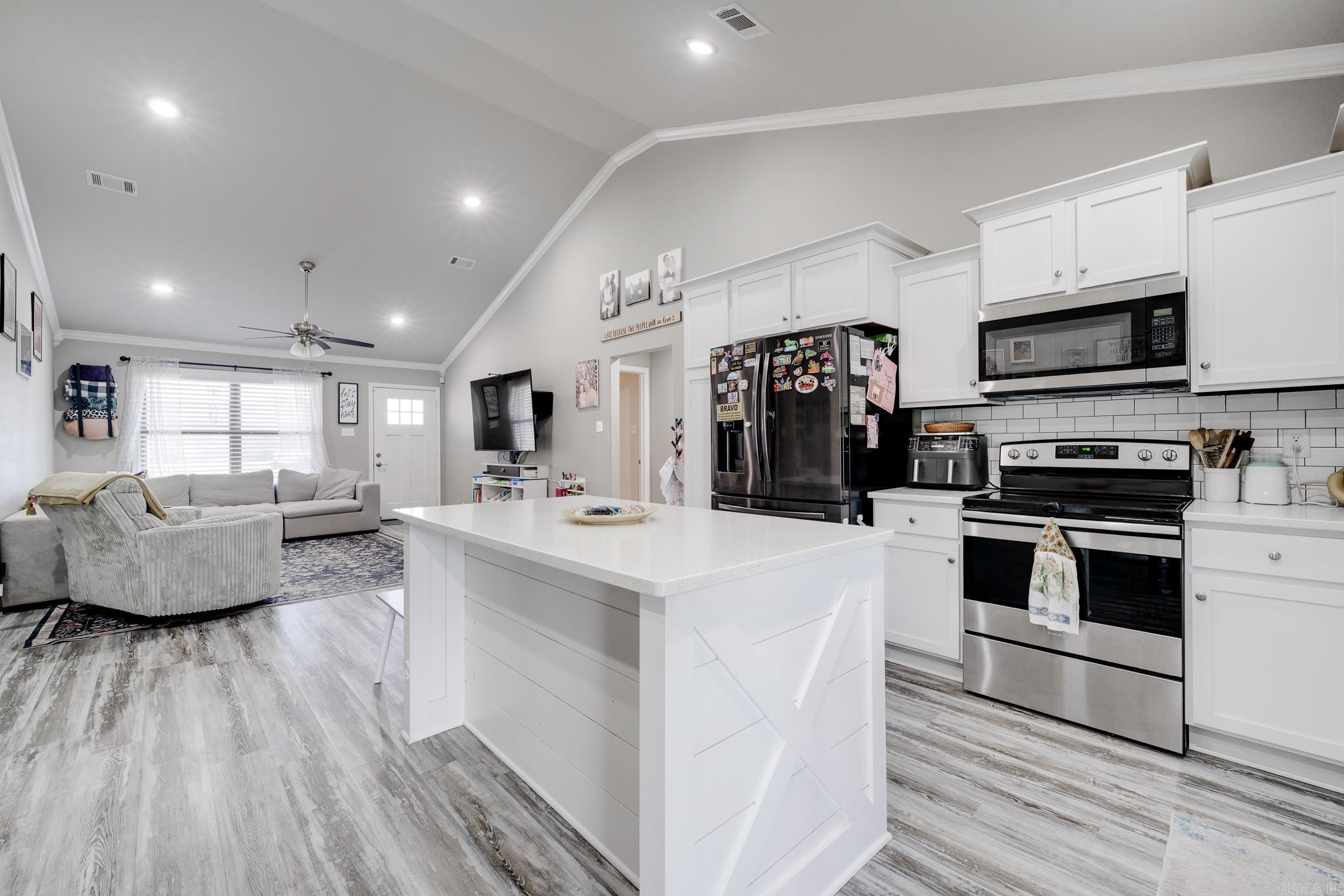 DEERFIELD ESTATES - Residential