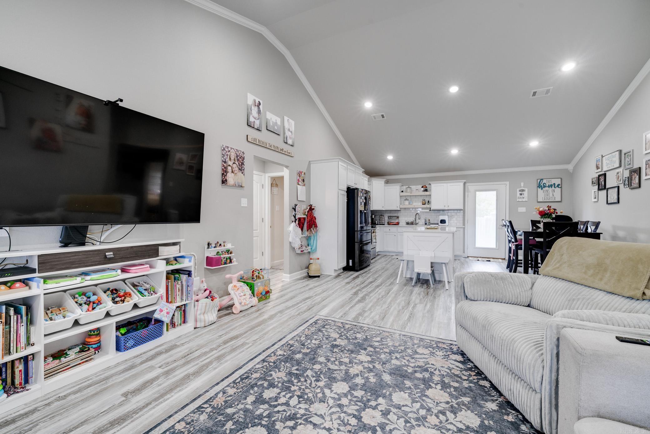 DEERFIELD ESTATES - Residential