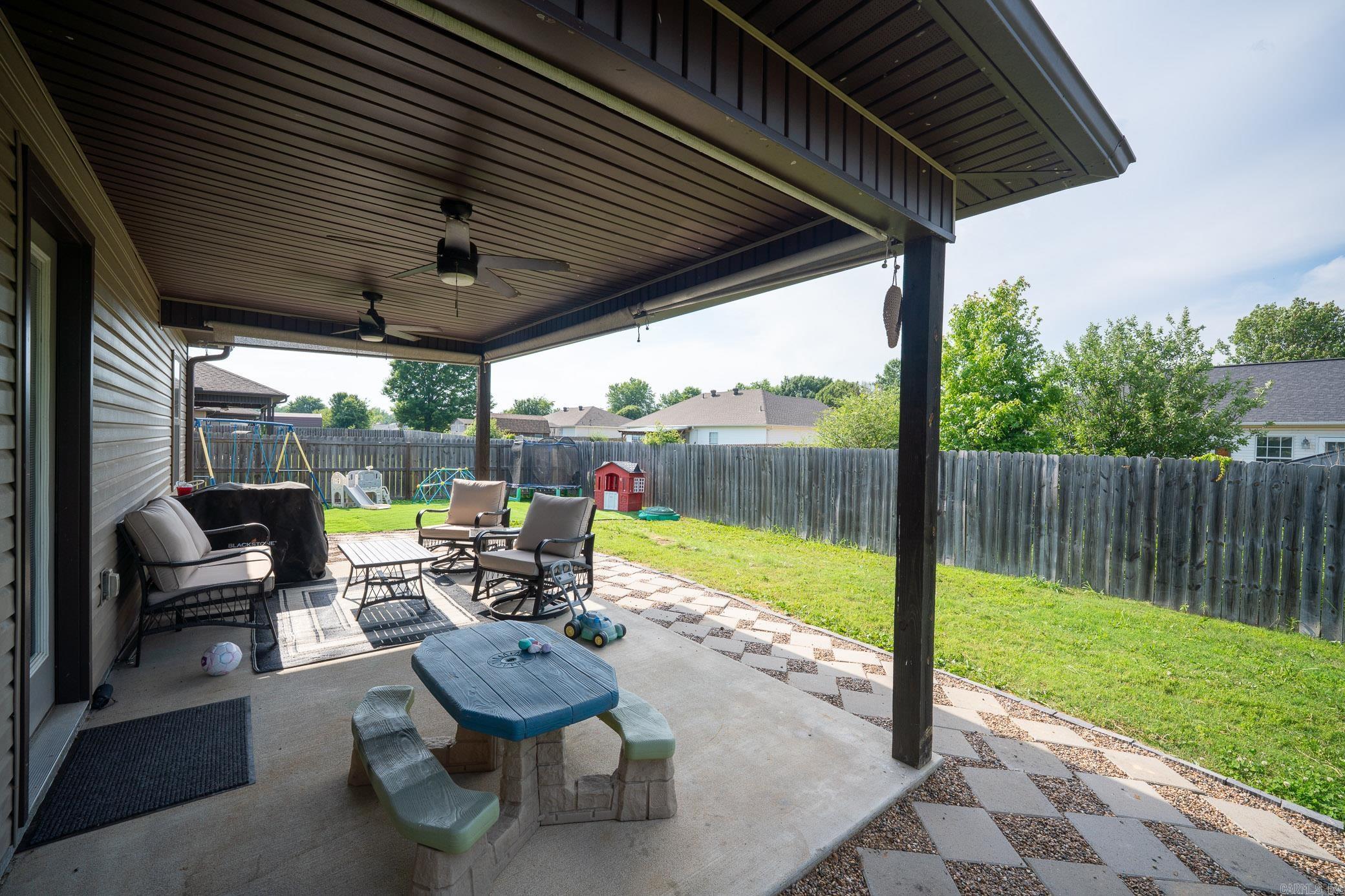 DEERFIELD ESTATES - Residential
