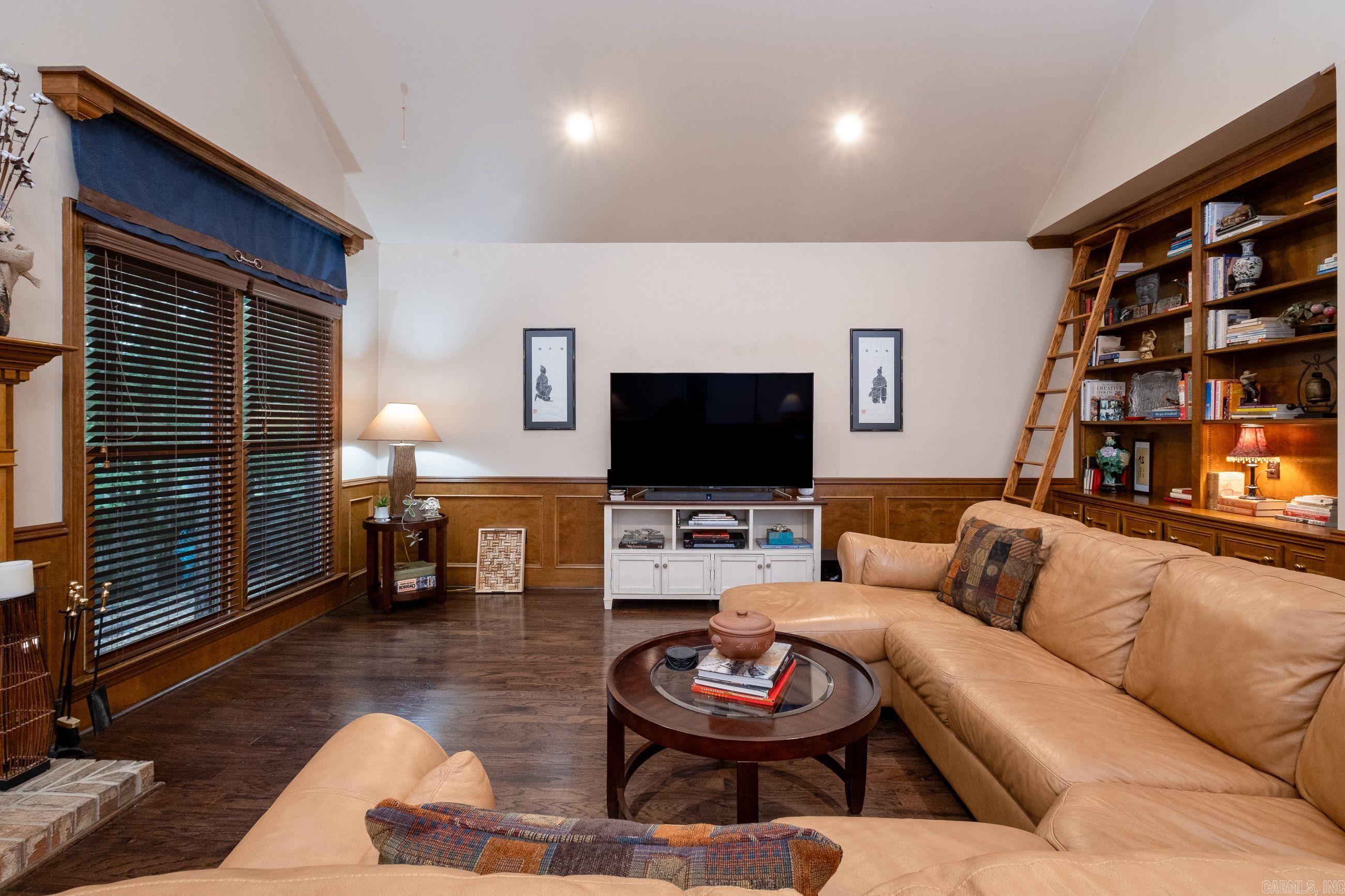 PLEASANT VALLEY MANOR - Residential