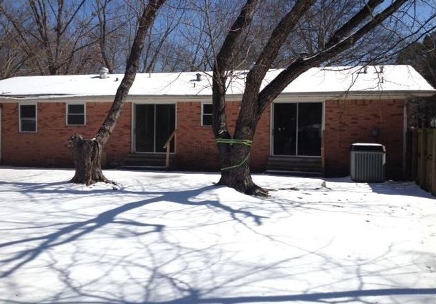 Great established neighborhood.  3br/2ba ranch home.  HUD Owned property For Sale.  For information on bidding, Earnest Money procedures and more, visit:  www.HUDHomestore.com.  Please refer to HUDHomeStore.com for the most recent bidding period details and information on this property.  Property is Sold “AS IS”.  All Offers are to be submitted electronically at:  www.HUDHomeStore.com.  (SEE AGENT CONFIDENTIAL REMARKS FOR FURTHER INSTRUCTIONS)