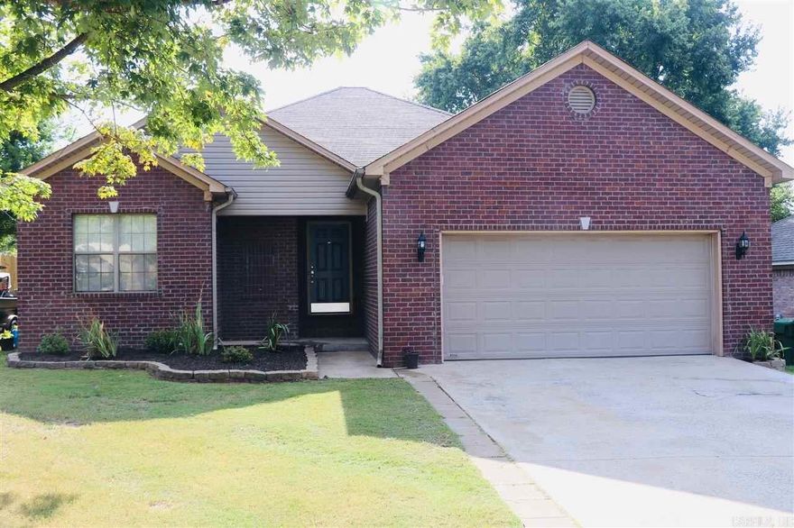 Updated 3 bedroom 2 bath home in cul-de-sac. Large living room with fireplace. Updates throughout the home include; new flooring, paint, stainless steel appliances, new water heater, and new gate to the backyard. New HVAC. Great size master and large backyard.