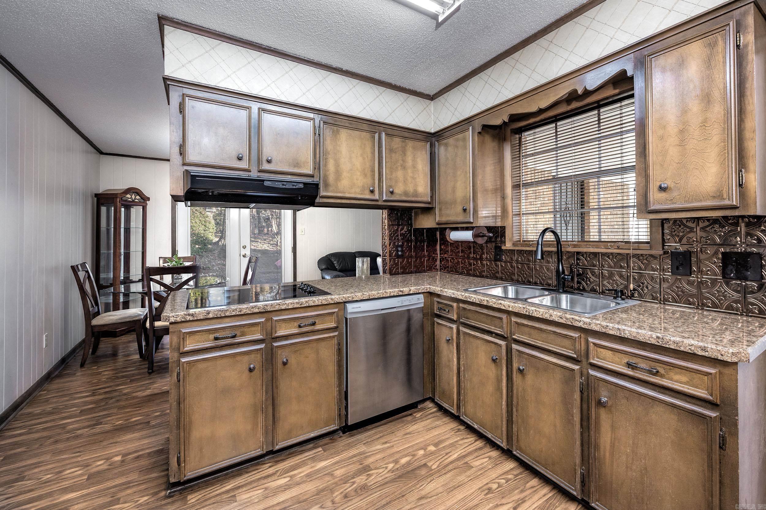BRIARWOOD - Residential
