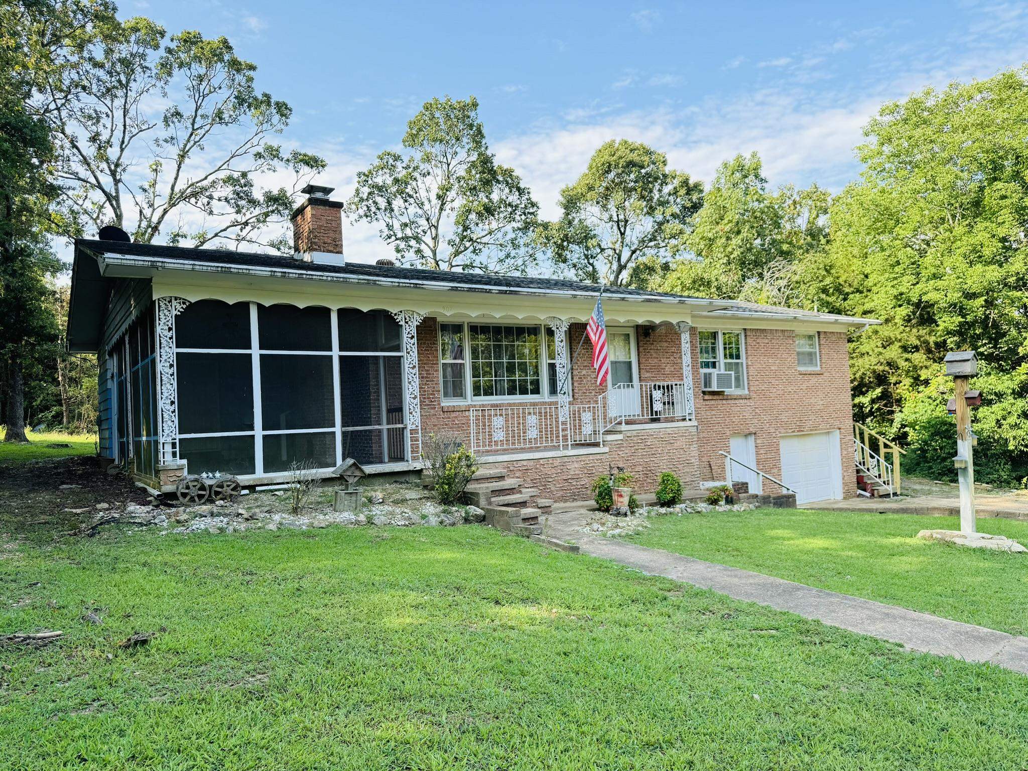 NEWLY UPDATED 3 BEDROOM 2 BATHROOM HOME FOR SALE Welcome to this newly updated 3-bed, 2-bath home in Horseshoe Bend. This property features a screened-in porch perfect for relaxing outdoors. The master bedroom includes French doors that open onto a private porch with direct access to the backyard. The home also has a convenient downstairs garage. Located less than a mile from Turkey Mountain Golf Course and a short drive to Crown Point Lake, this home is perfect for outdoor enthusiasts. A blend of modern updates and proximity to local attractions makes this home a must-see. Listed for $105,000.