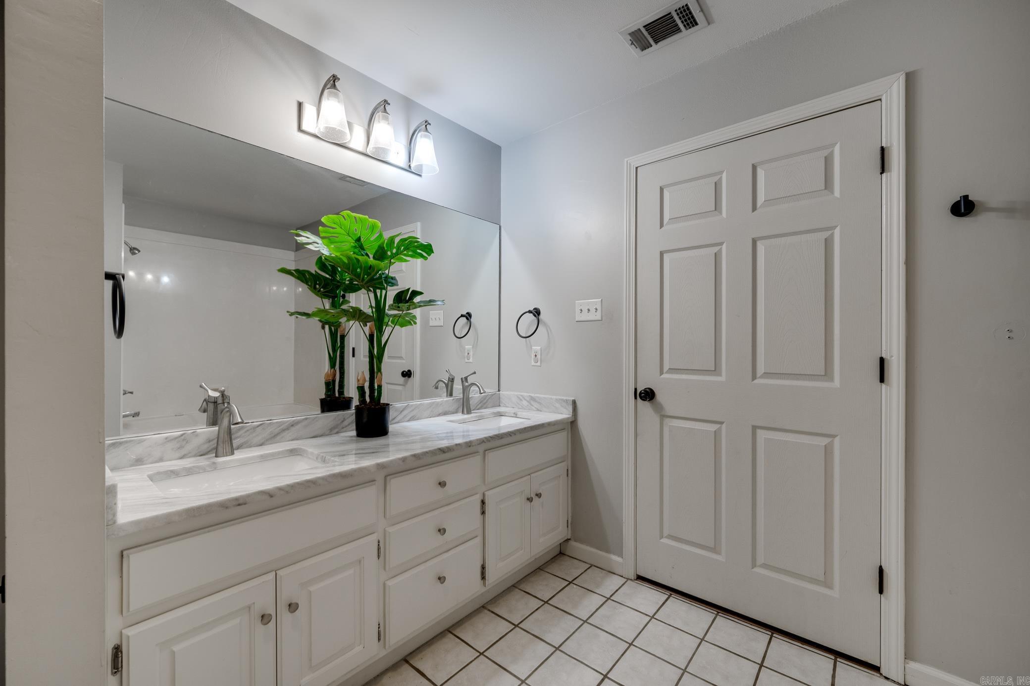 GARDEN OAKS ADDN - Residential