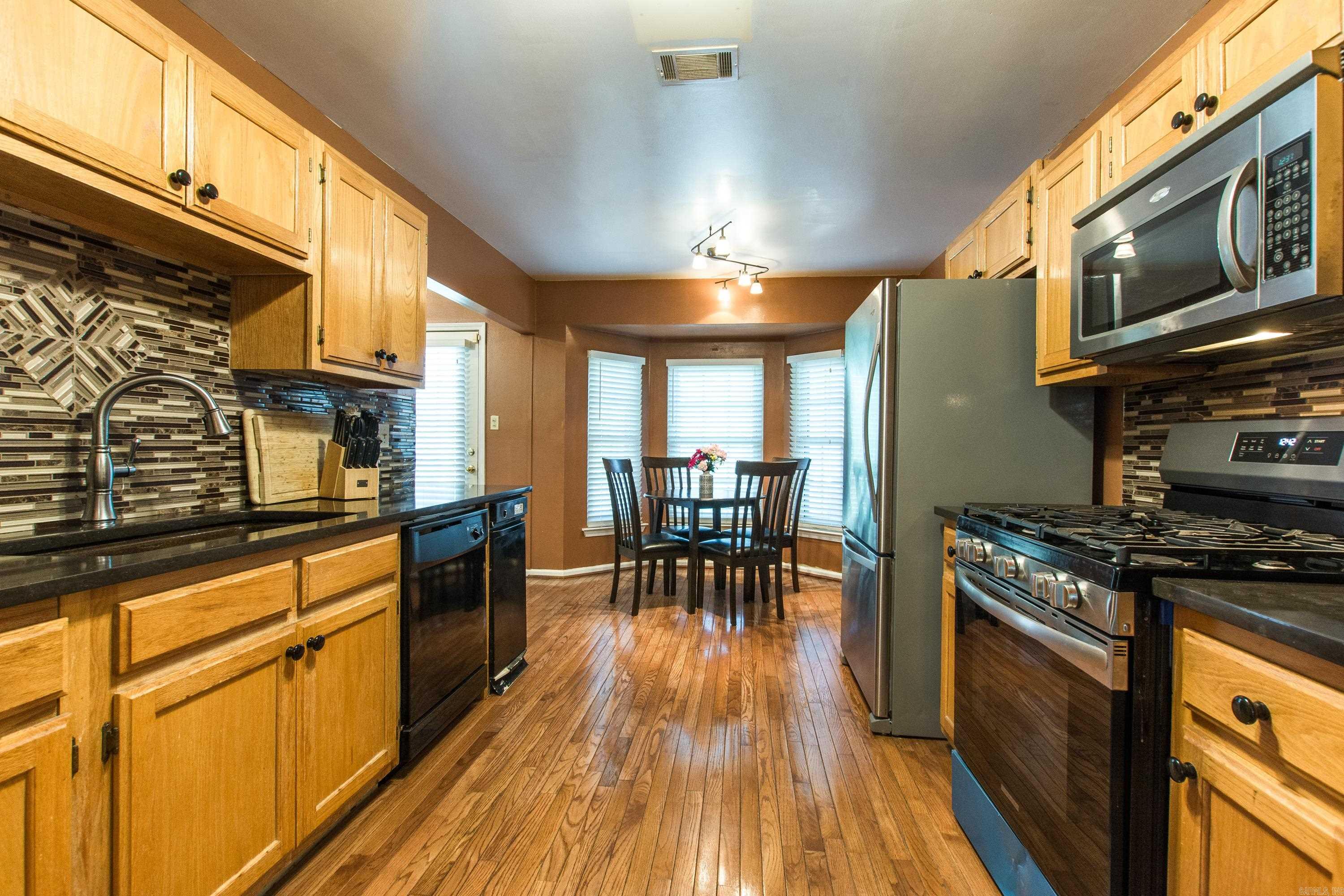 NORTH POINTE ADDN - Residential