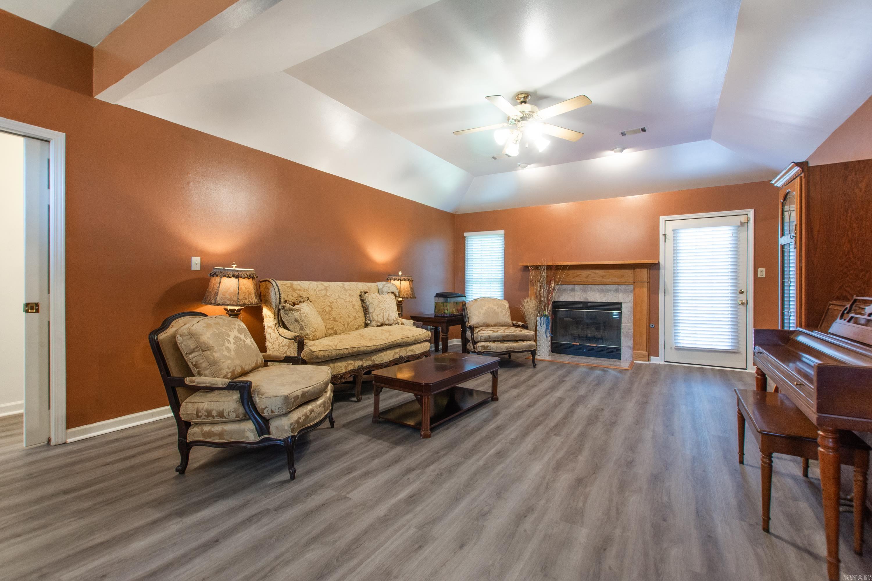 NORTH POINTE ADDN - Residential