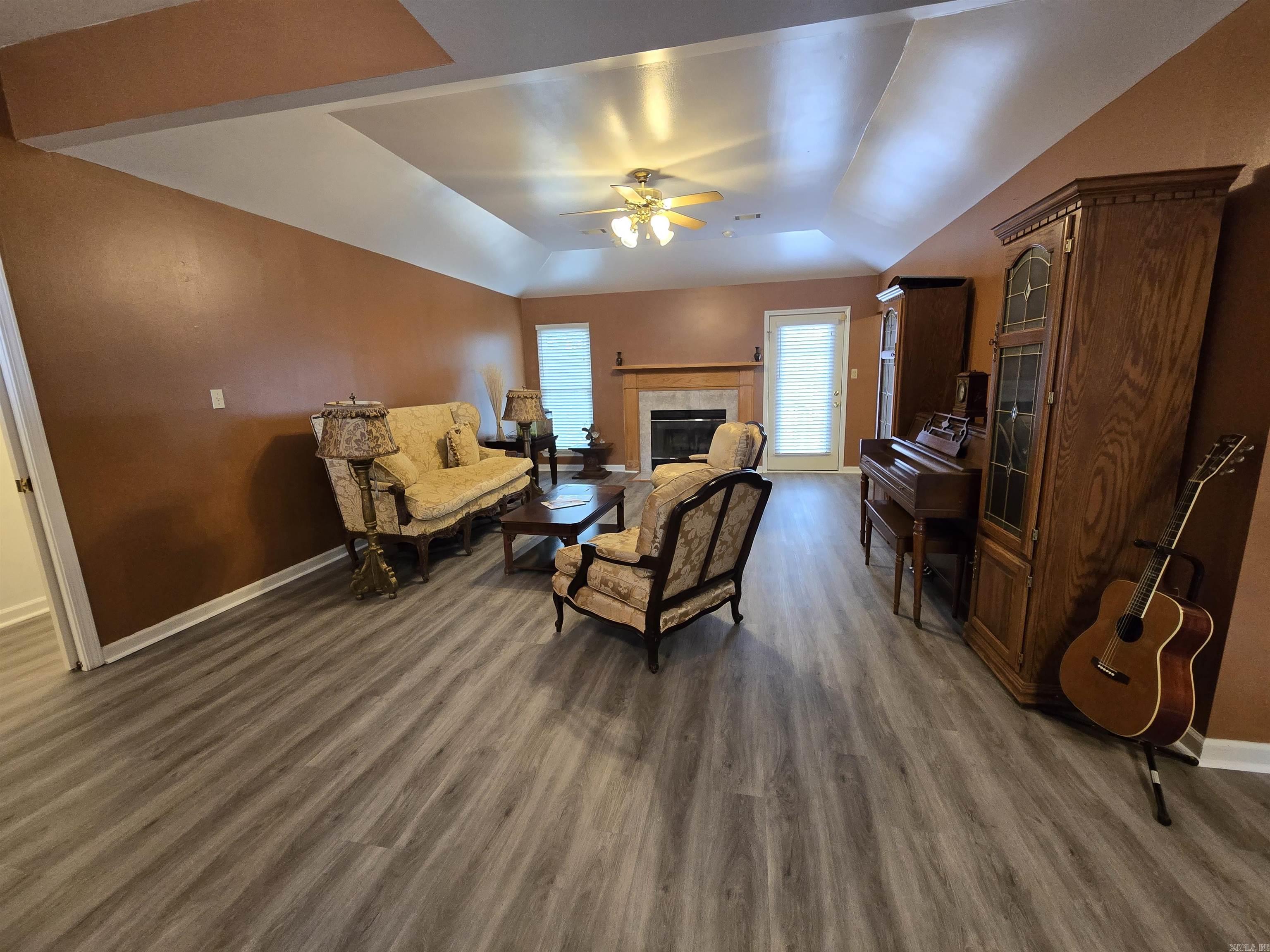 NORTH POINTE ADDN - Residential