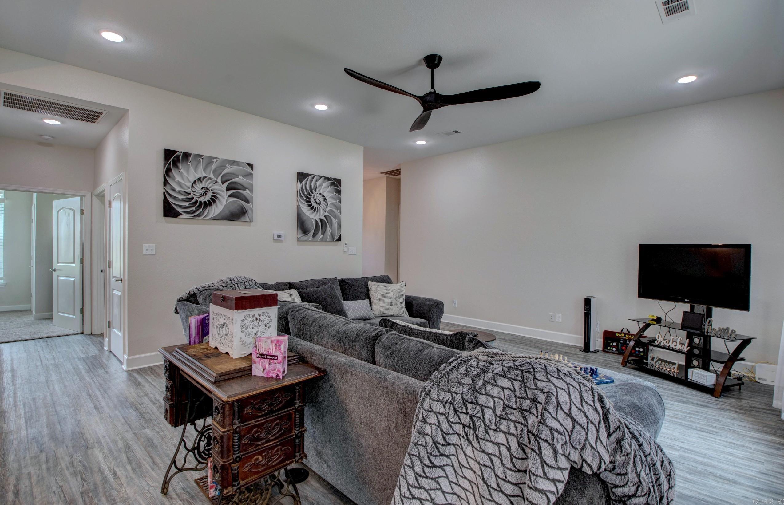 Daniel Oaks - Residential