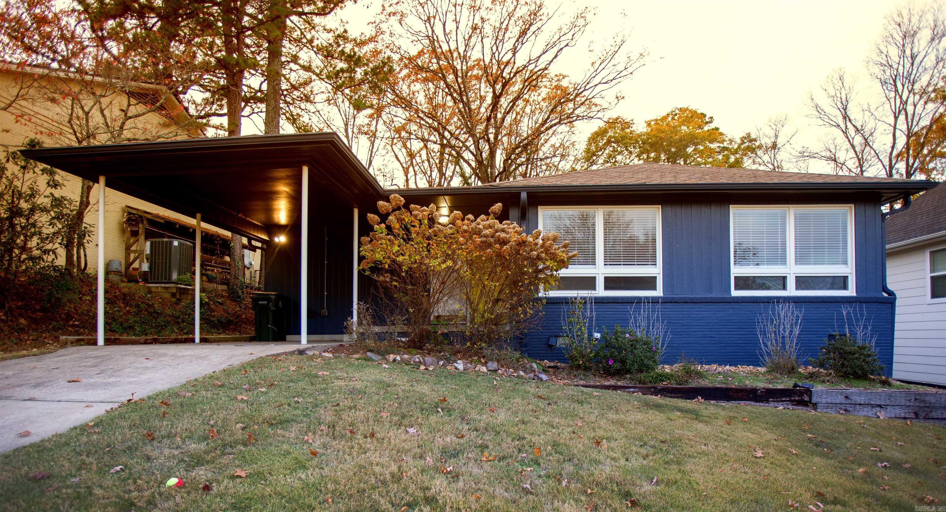 Remodeled, contemporary bungalow style home in the Heights with 3 bedrooms, 1.5 baths. Beautiful kitchen with large island and stainless steel appliances. Open floor plan with abundant natural light throughout. Shaded back yard perfect for entertaining outdoors. Refinished hardwood floors throughout. Fully furnished home with all appliances and utilities included! Close to shopping, dining, and much more! This is a mid term rental with a 30 day minimum.