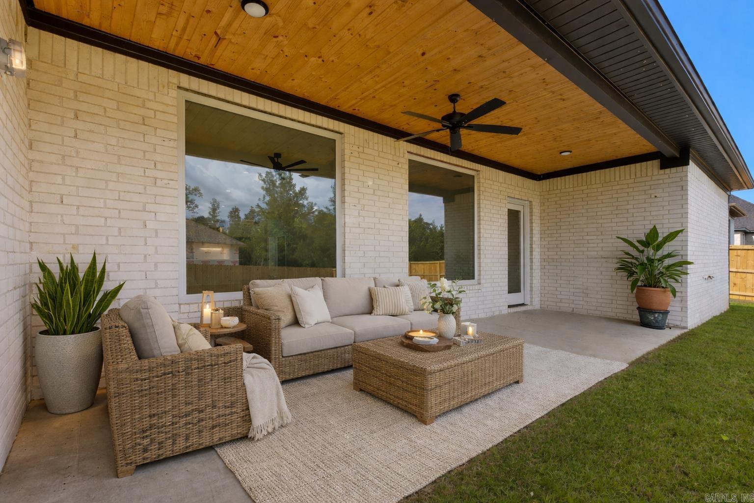 CREEKSIDE - Residential