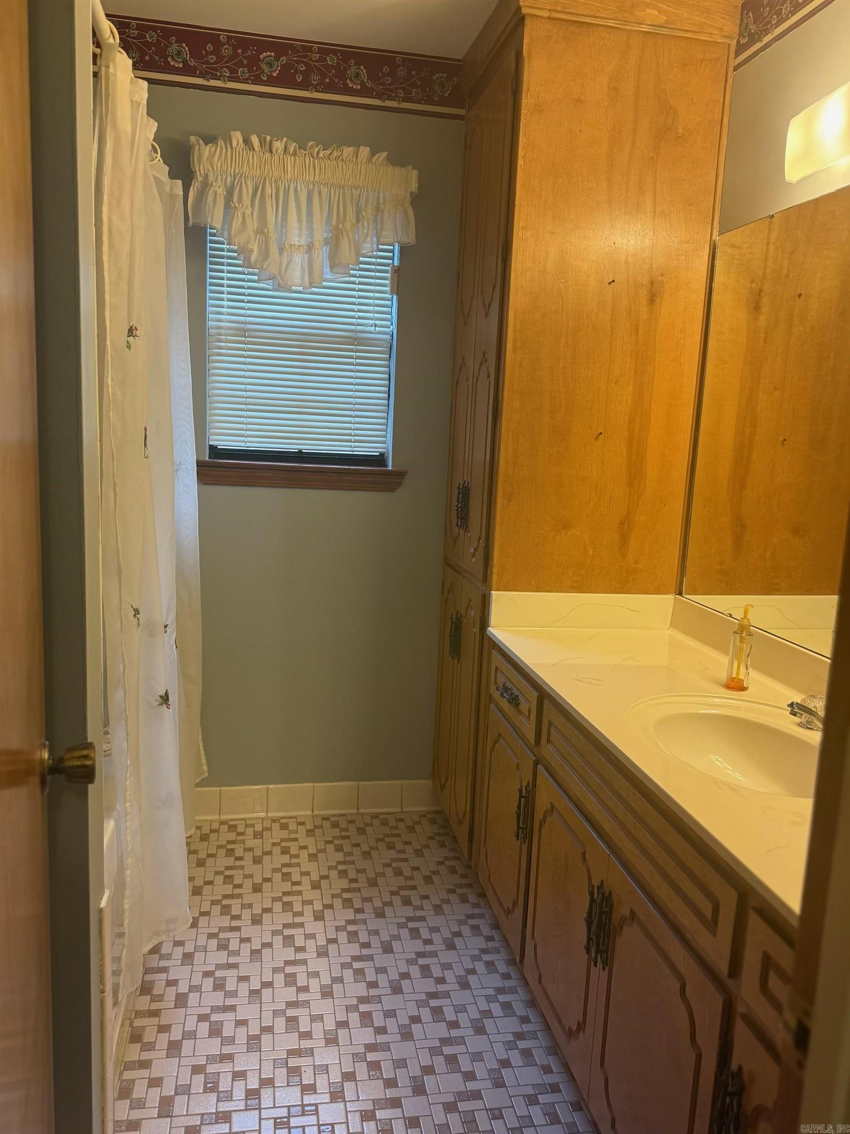 CAROLINE ACRES - Residential