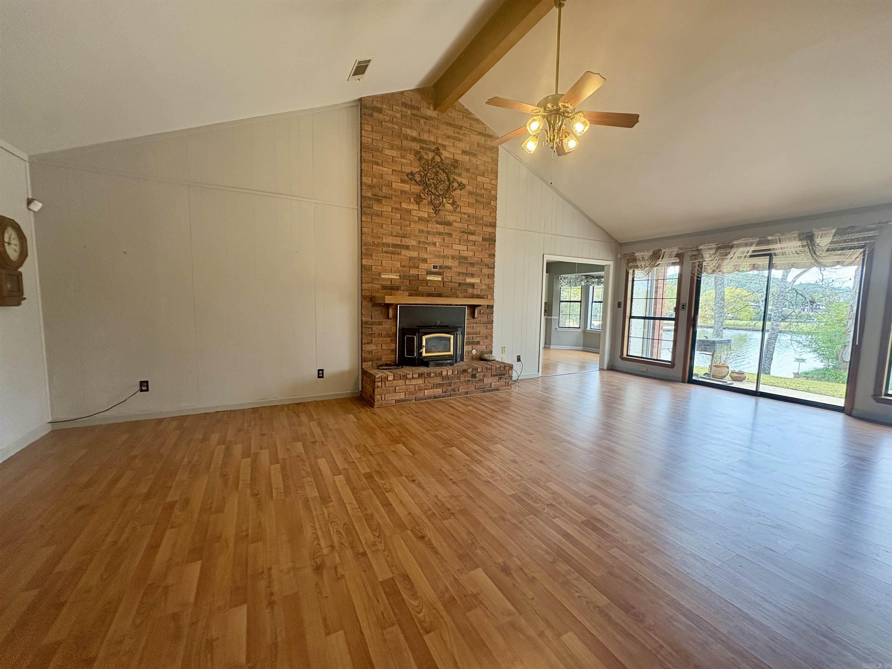 CAROLINE ACRES - Residential