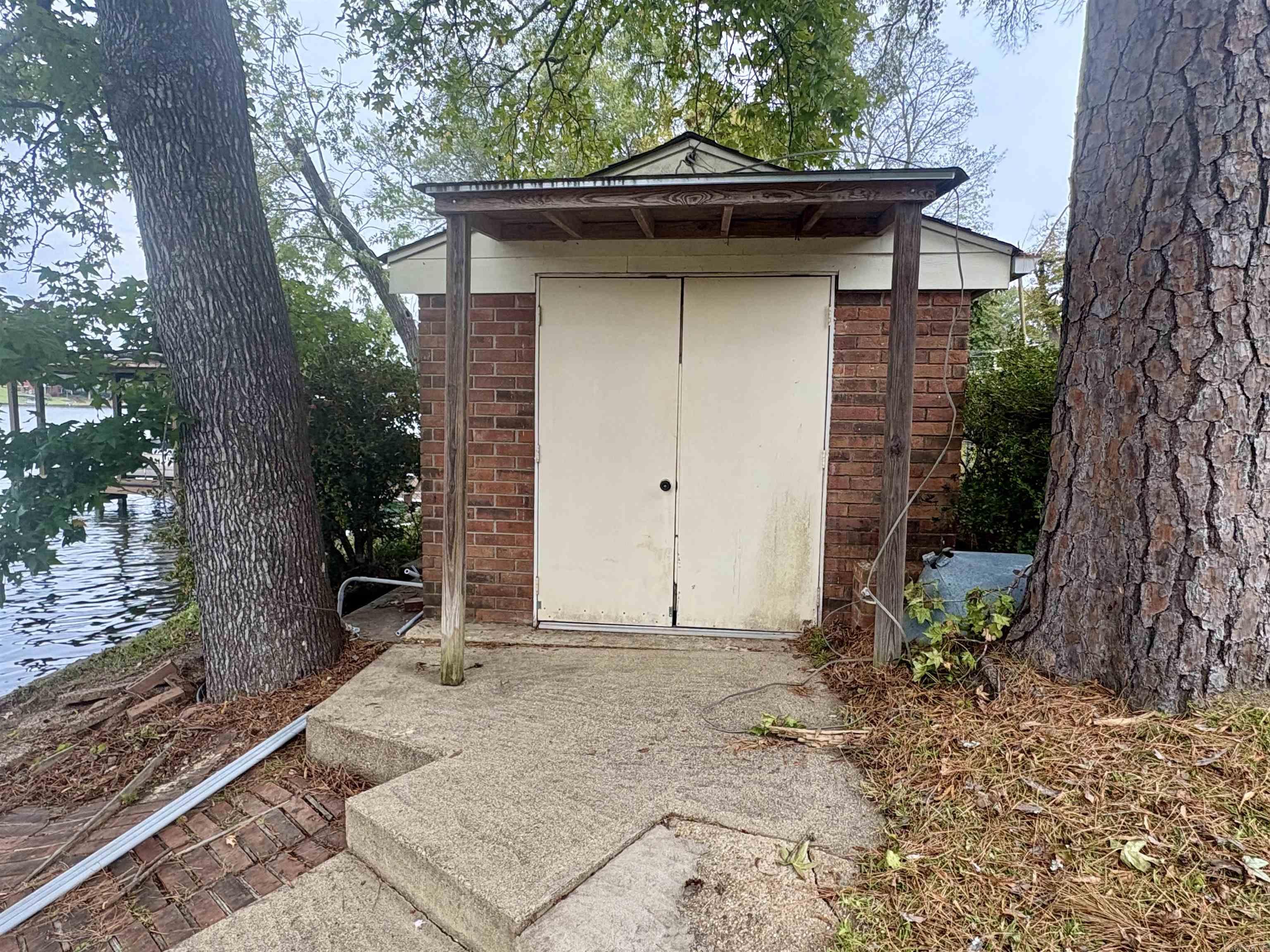 CAROLINE ACRES - Residential