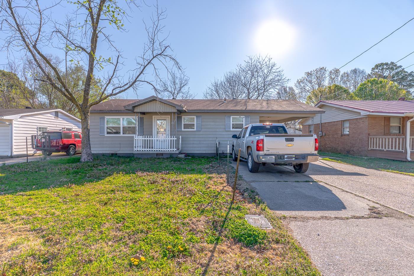 Welcome to the market 201 S. 13th Ave., Paragould, AR! Great investment opportunity! This 2-bedroom, 1-bath home offers 918 sq. ft. of living space on a ±0.19-acre lot. Tenant-occupied with new paint throughout and new flooring, this property is a fantastic addition to any rental portfolio. The seller is also offering a portfolio of 10 additional single-family homes and a quadplex, providing an excellent opportunity for investors looking to expand. Call today for more details!