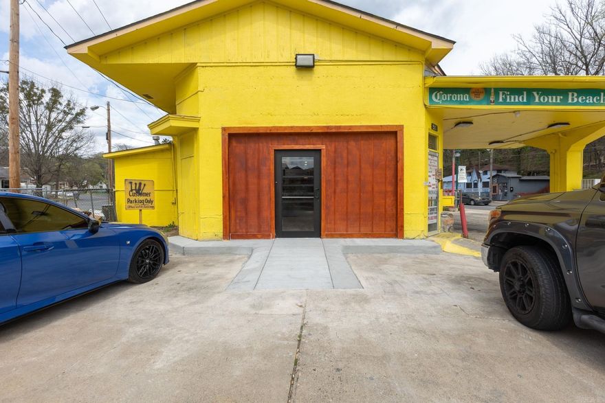Liquor Store for sale in the well known Historic District of Hot Springs, walking distance to all the down town shopping, dinning, bath houses, and historic sites.