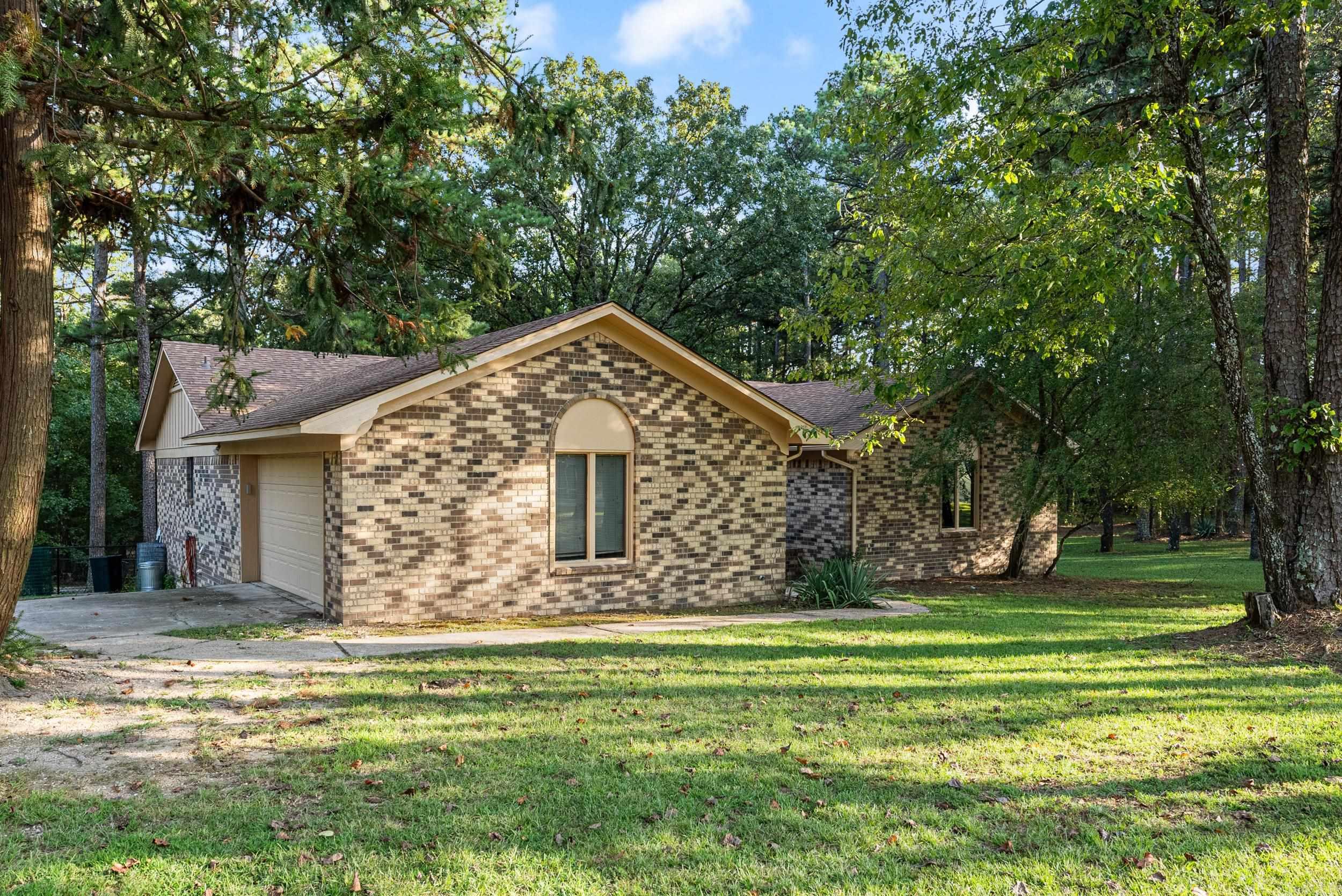 LAKE KRISLOR - Residential