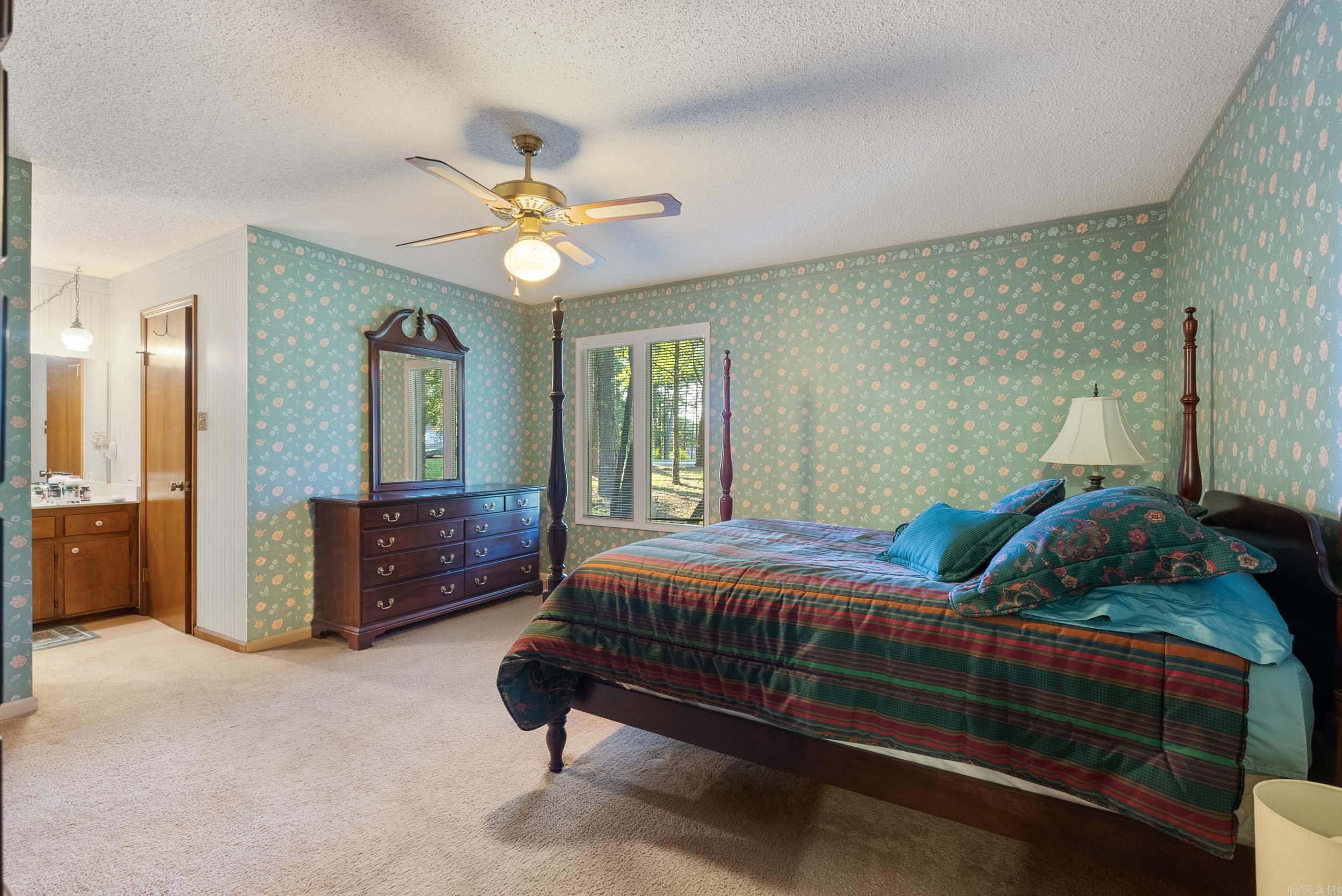 LAKE KRISLOR - Residential