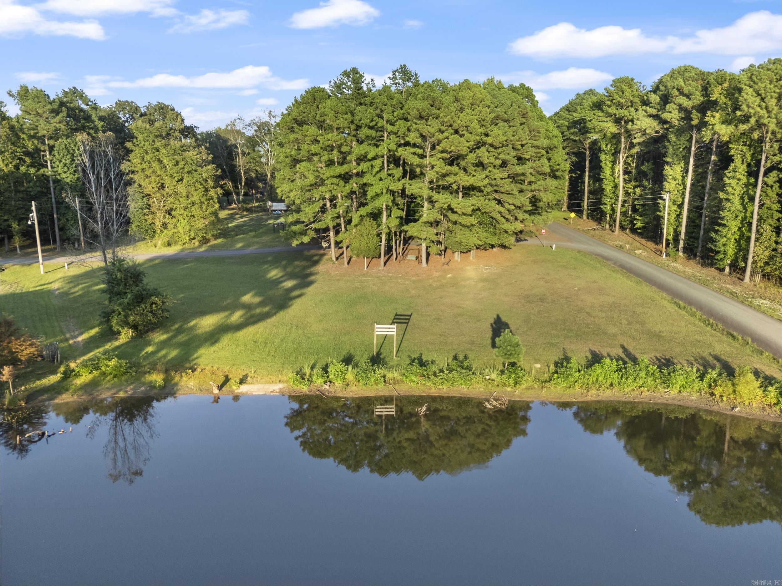 LAKE KRISLOR - Residential