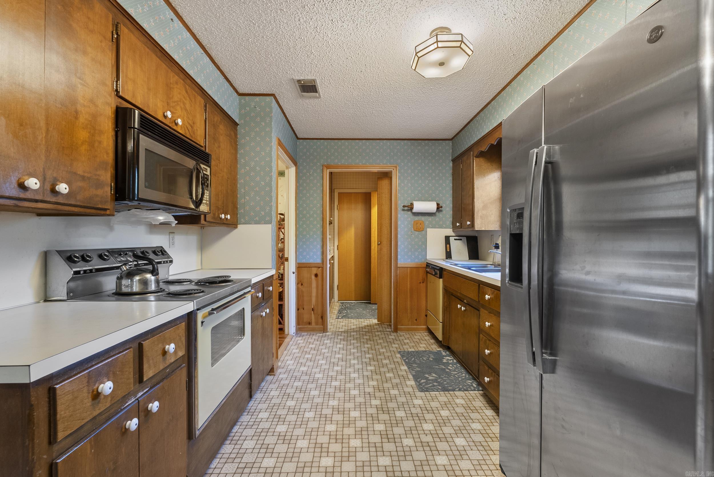 LAKE KRISLOR - Residential