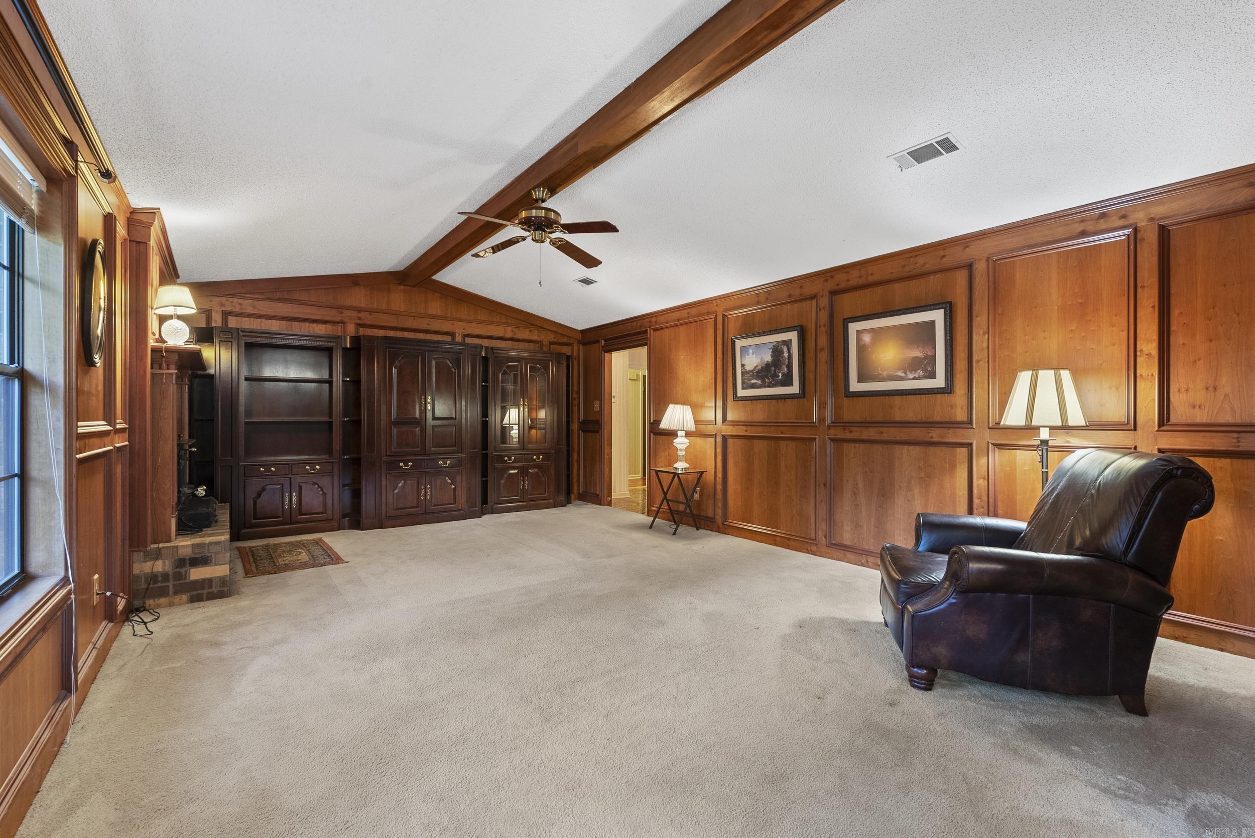 LAKE KRISLOR - Residential