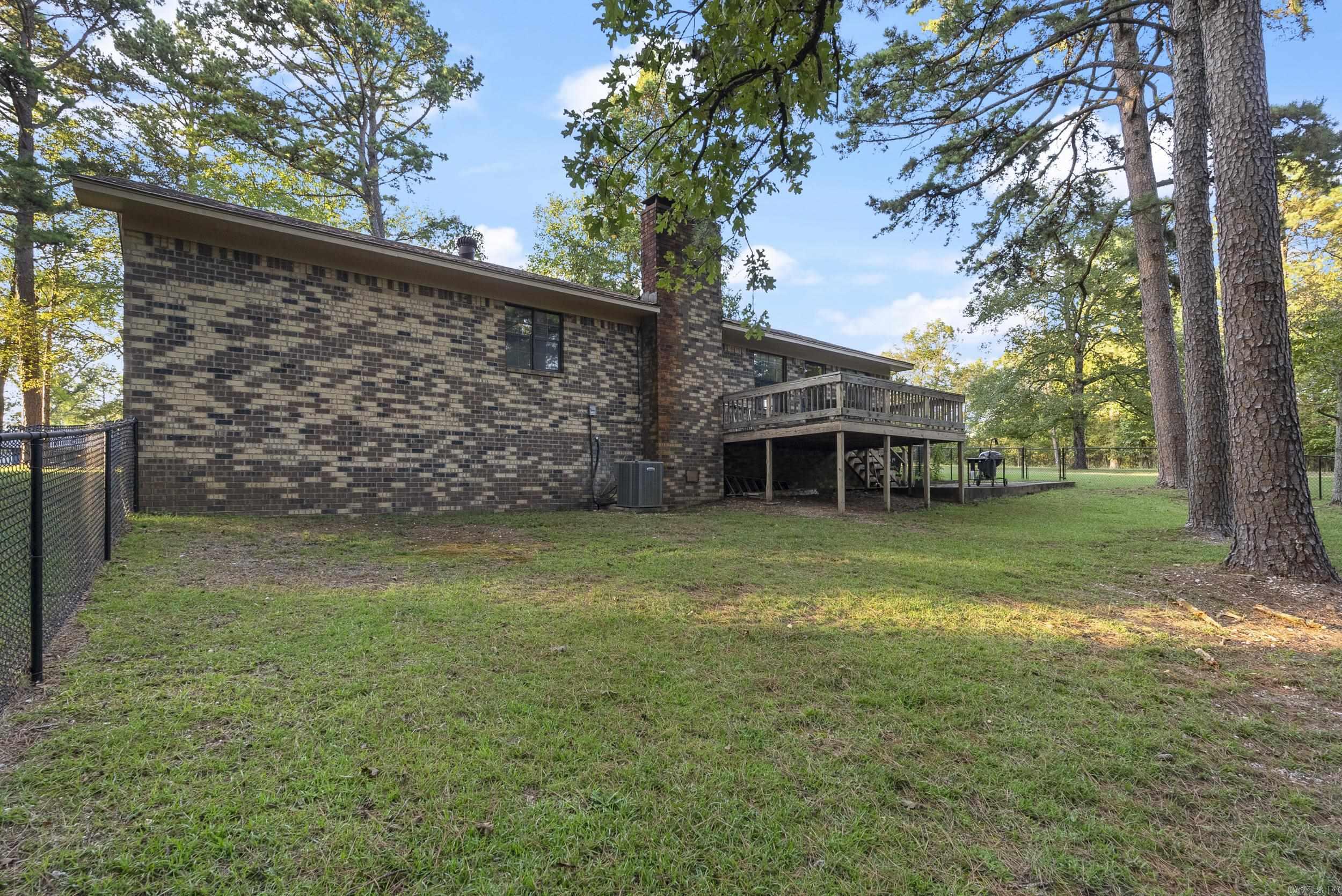 LAKE KRISLOR - Residential