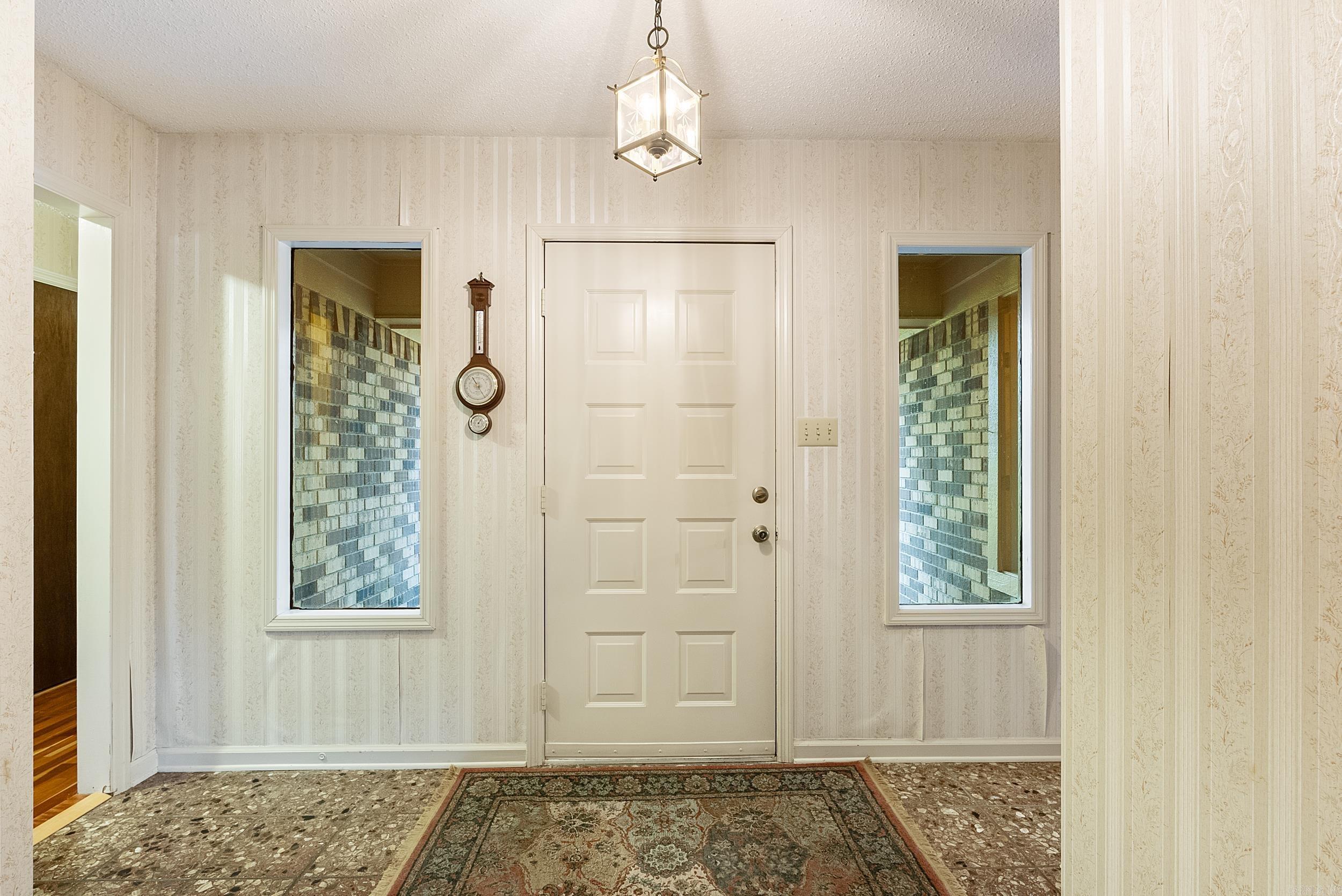 LAKE KRISLOR - Residential