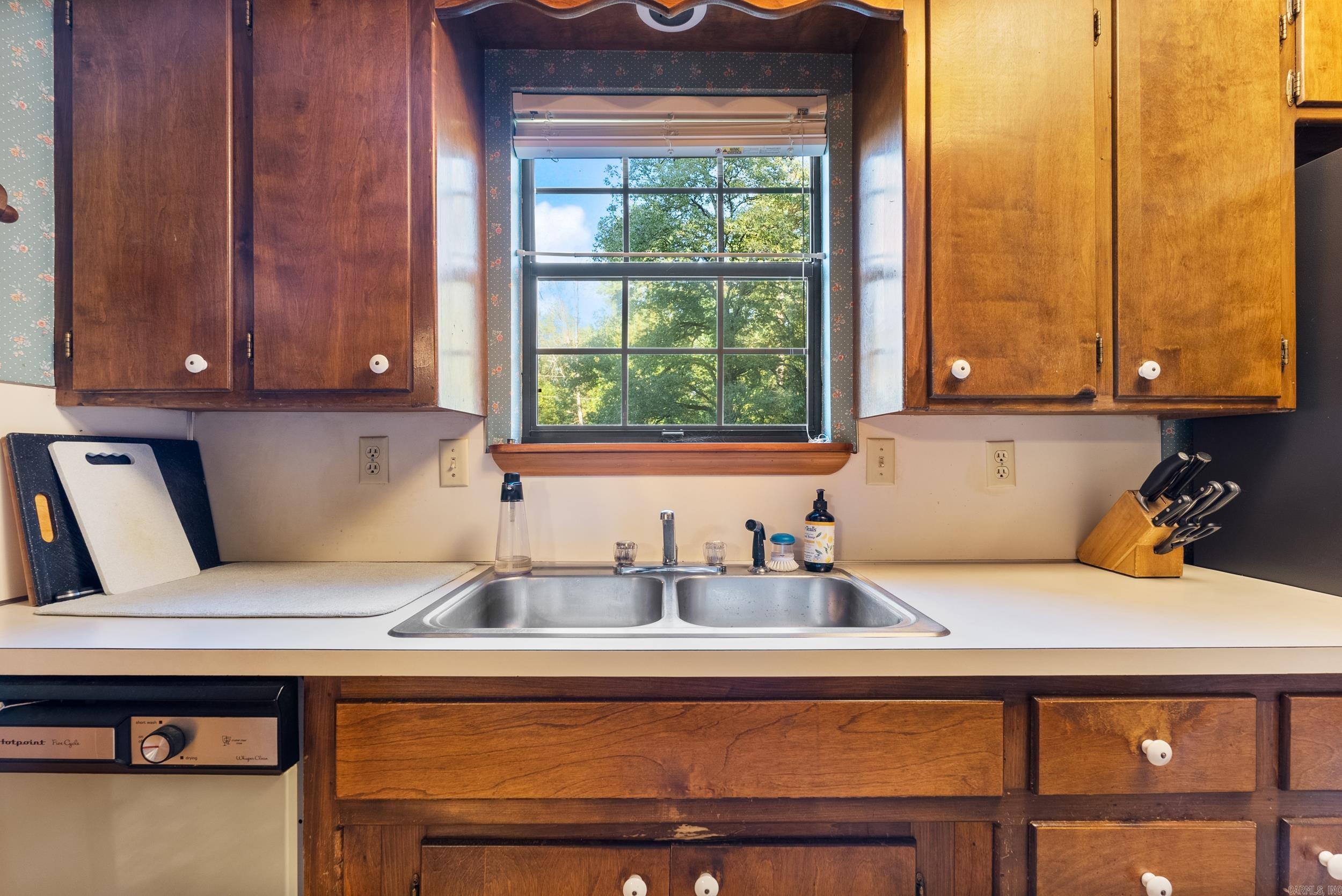 LAKE KRISLOR - Residential