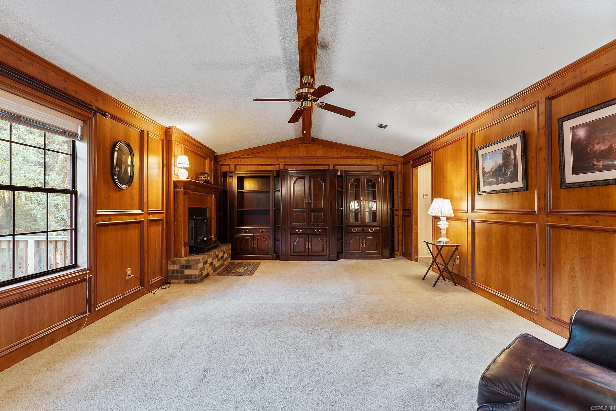 LAKE KRISLOR - Residential