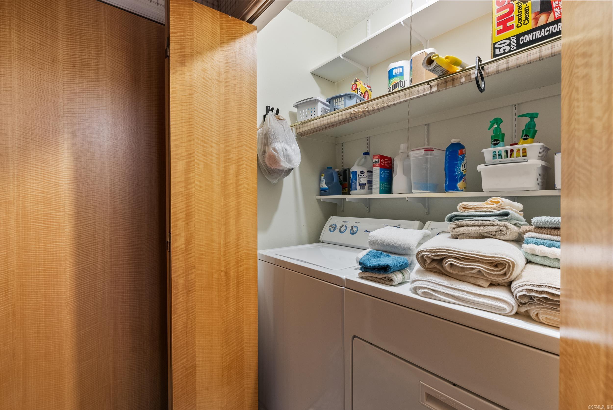 LAKE KRISLOR - Residential