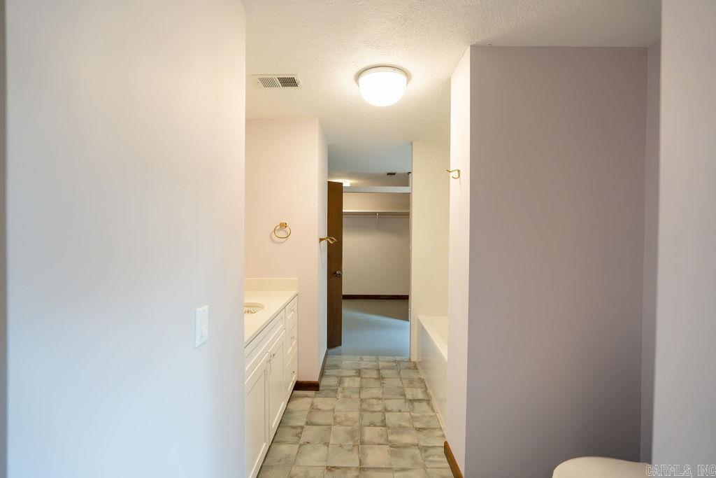 BELOIT BAY - Residential