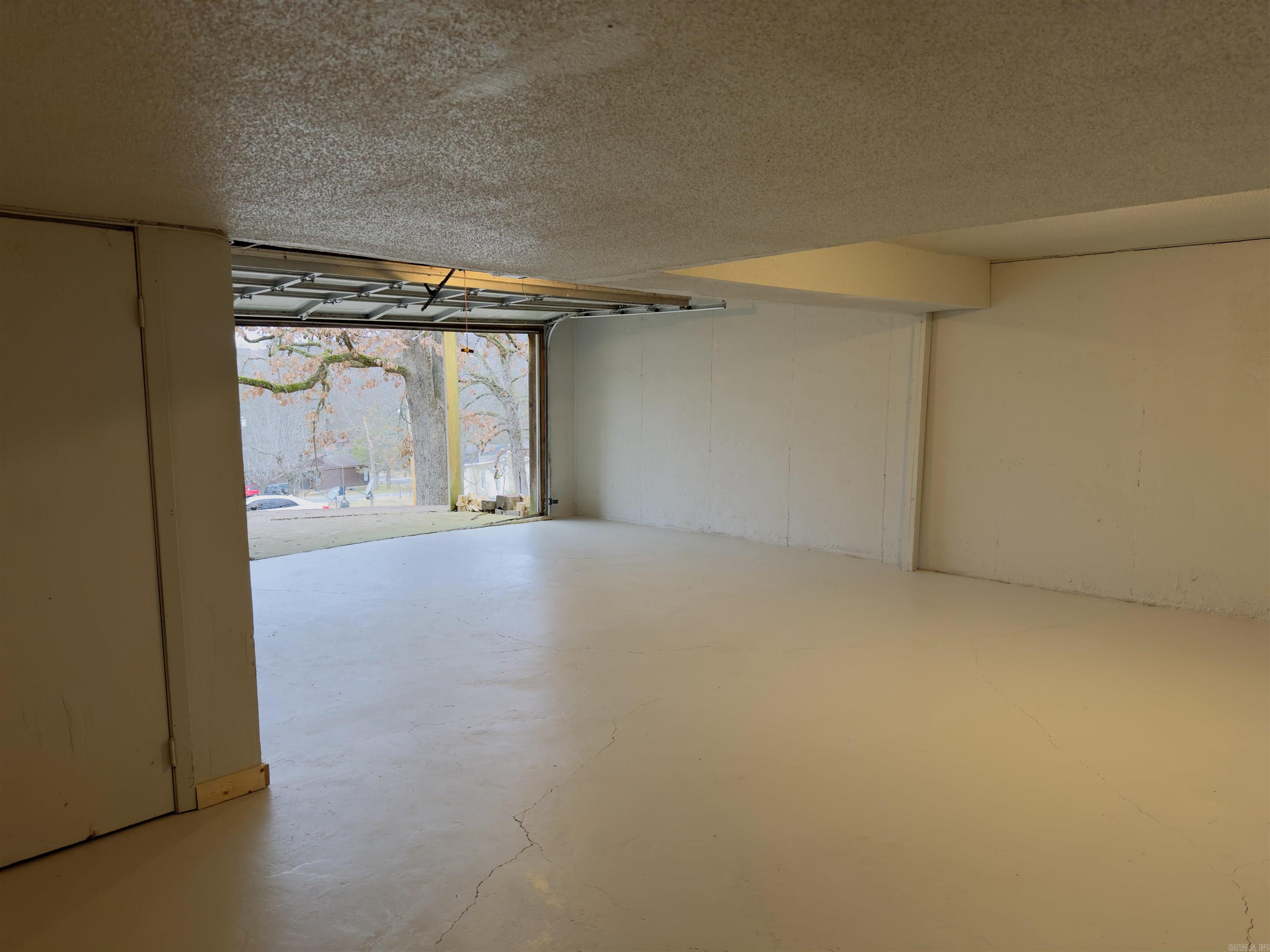 HUSKEY WEST - Residential