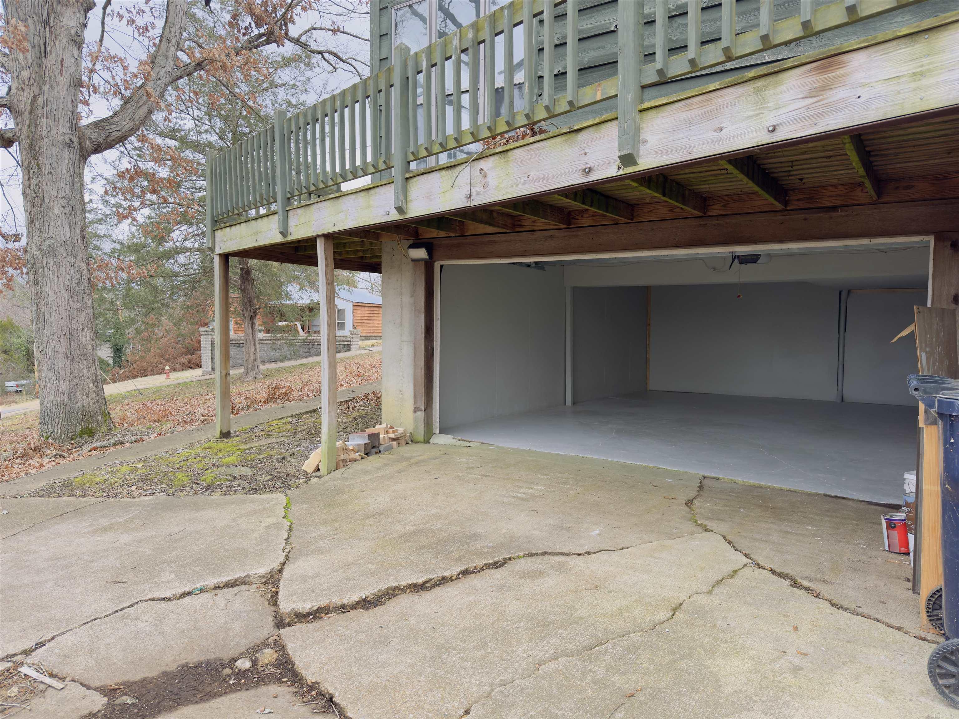 HUSKEY WEST - Residential