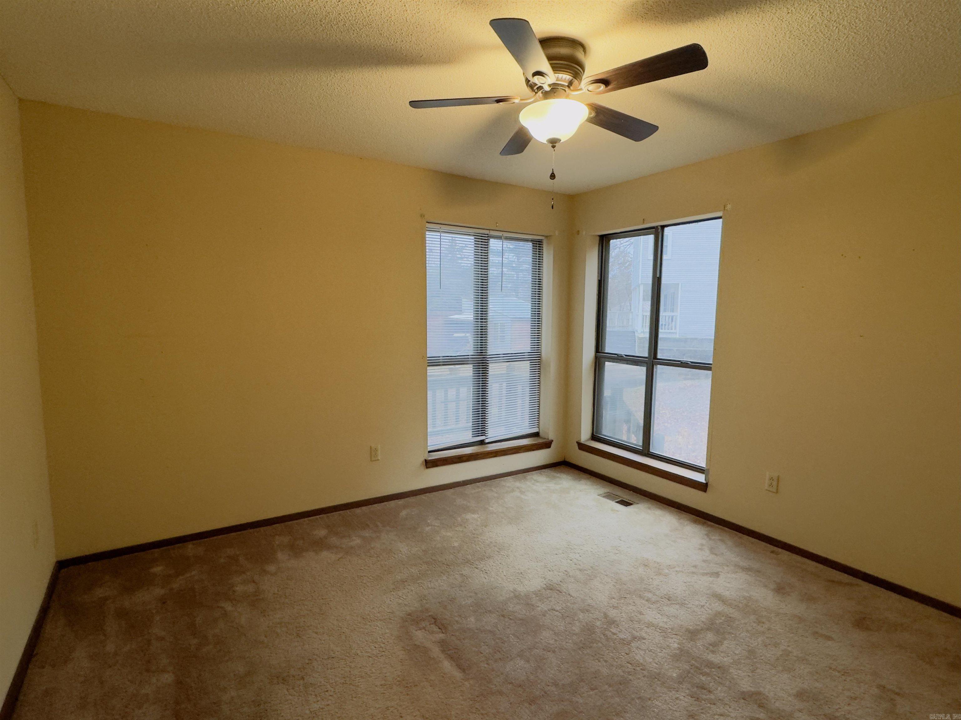 HUSKEY WEST - Residential