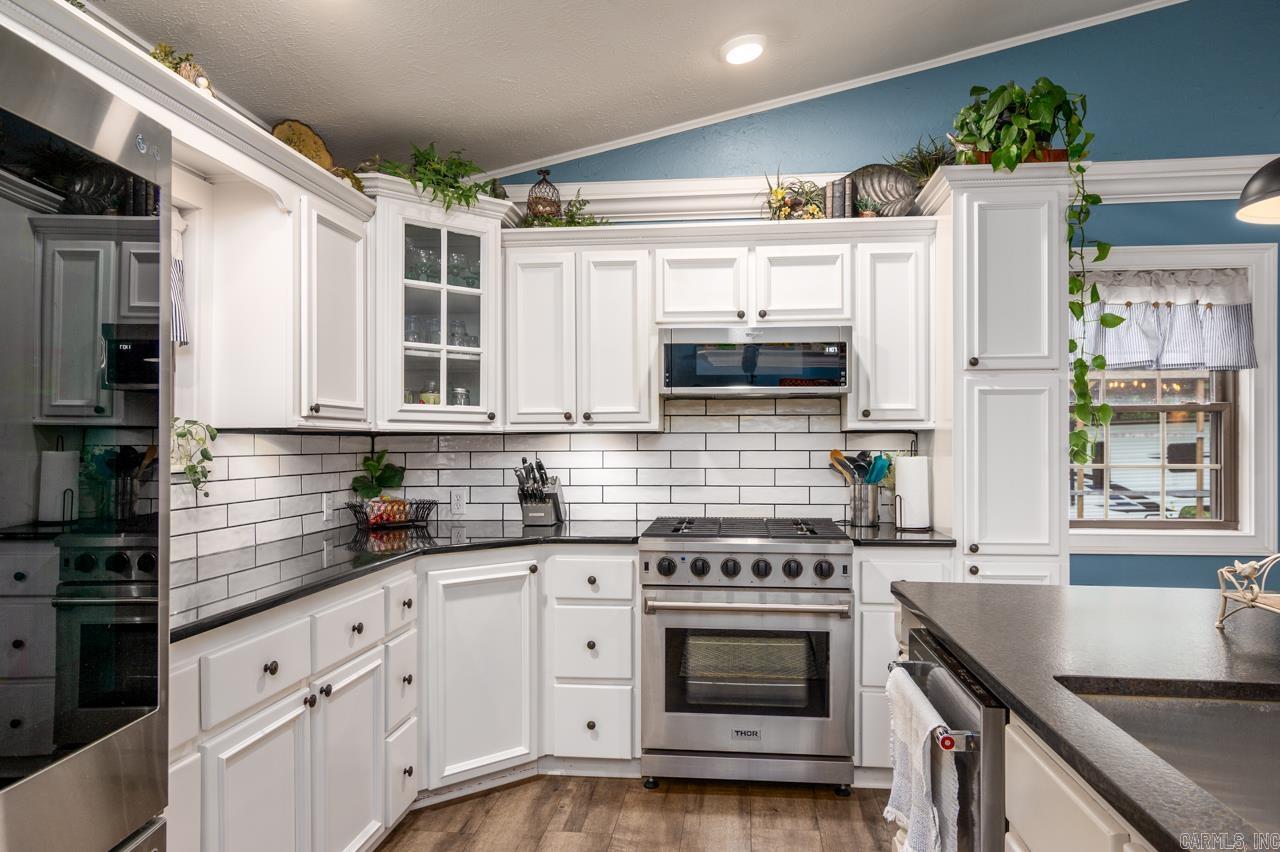 ROMANCE ACRES - Residential