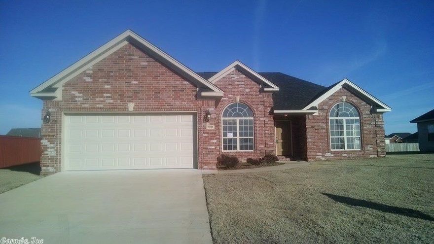 GORGEOUS HOME!!! OFFERED AT $153,000!!! HOME INCLUDES 3 BEDROOMS, 2 FULL BATHS, SPACIOUS ROOMS WITH EXCELLENT SPLIT BEDROOM FLOOR PLAN. 2 CAR GARAGE, LAUNDRY ROOM,  BEAUTIFUL KITCHEN, CARPET AND TILE FLOORING, HIGH CEILINGS, AND SO MUCH MORE FOR LESS THAN $98 PER SF. SO, IF YOU ARE LOOKING FOR A BRAND NEW HOME AT A GREAT PRICE, CHOOSE THIS HOME TODAY. AGENTS, PLEASE SEE REMARKS FOR BUYER AND AGENT INCENTIVES. THANK YOU!!!