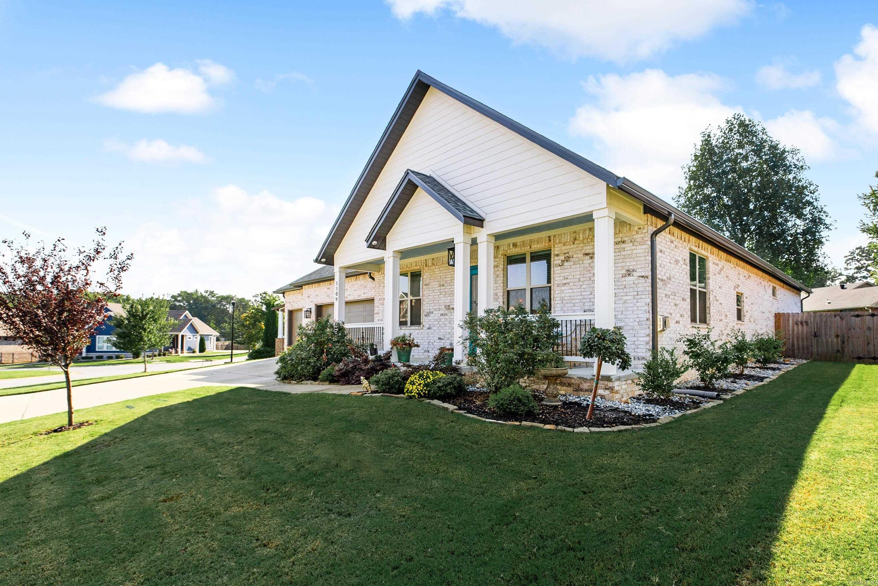 OLDE SALEM TOWNSHIP - Residential