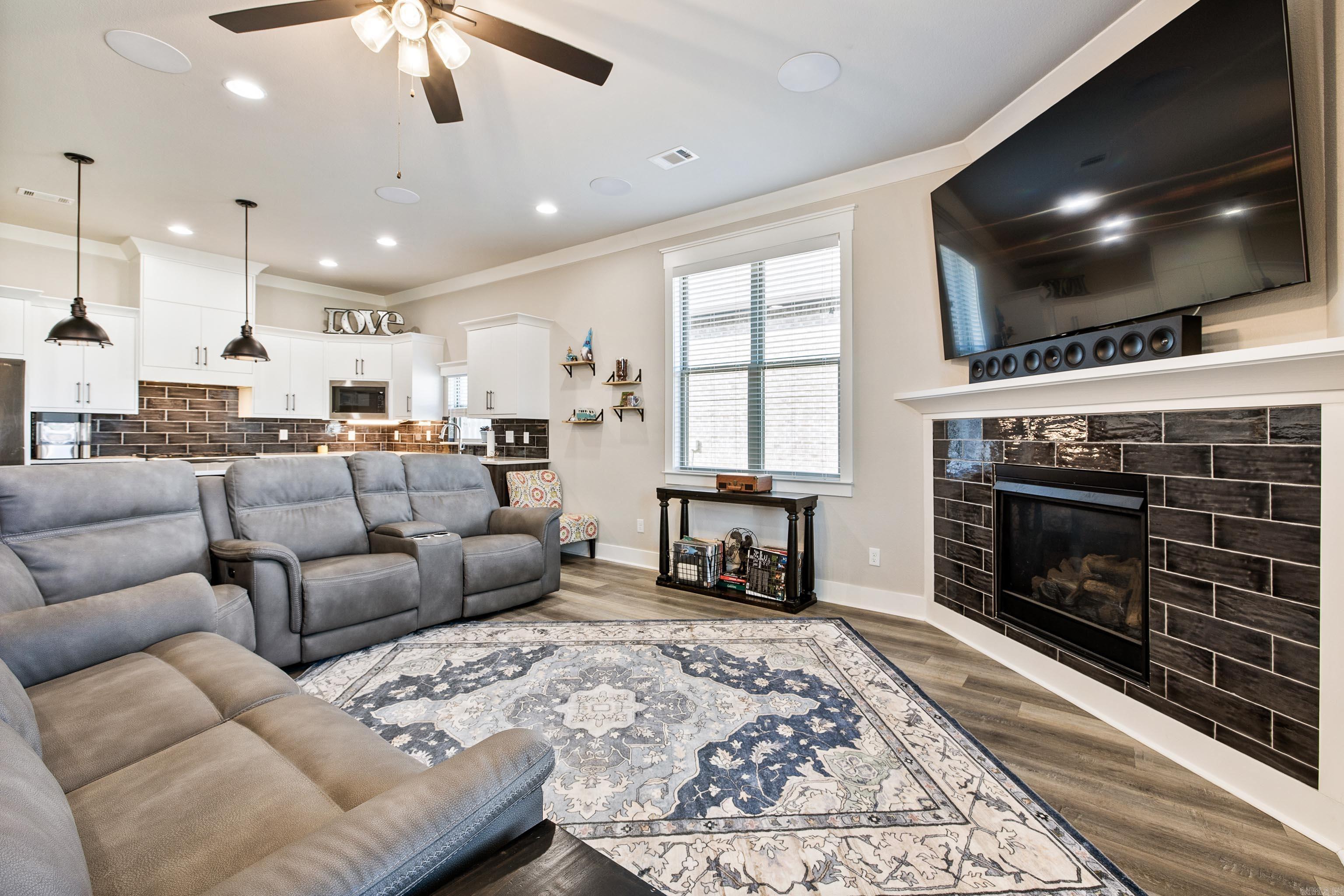 OLDE SALEM TOWNSHIP - Residential