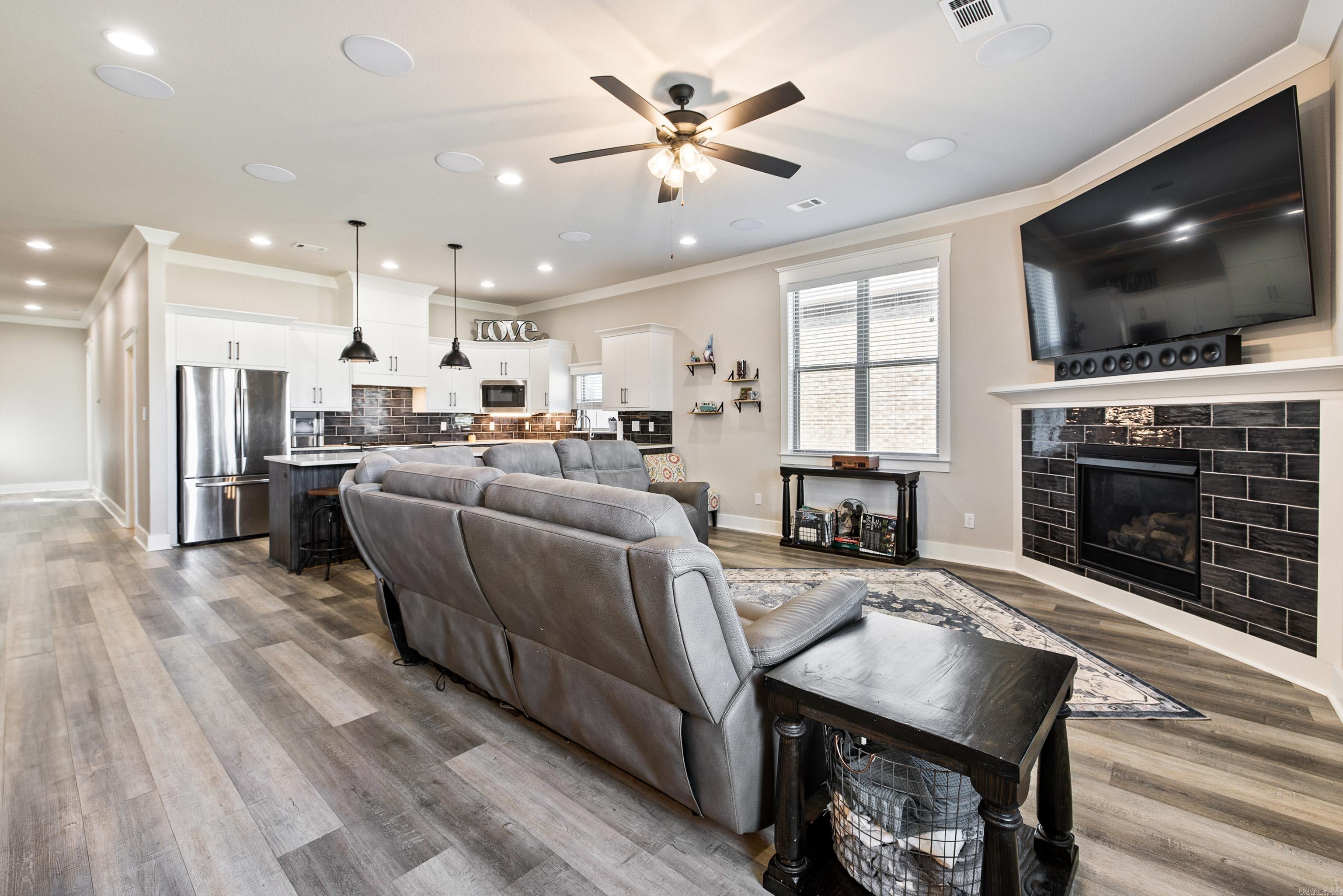 OLDE SALEM TOWNSHIP - Residential